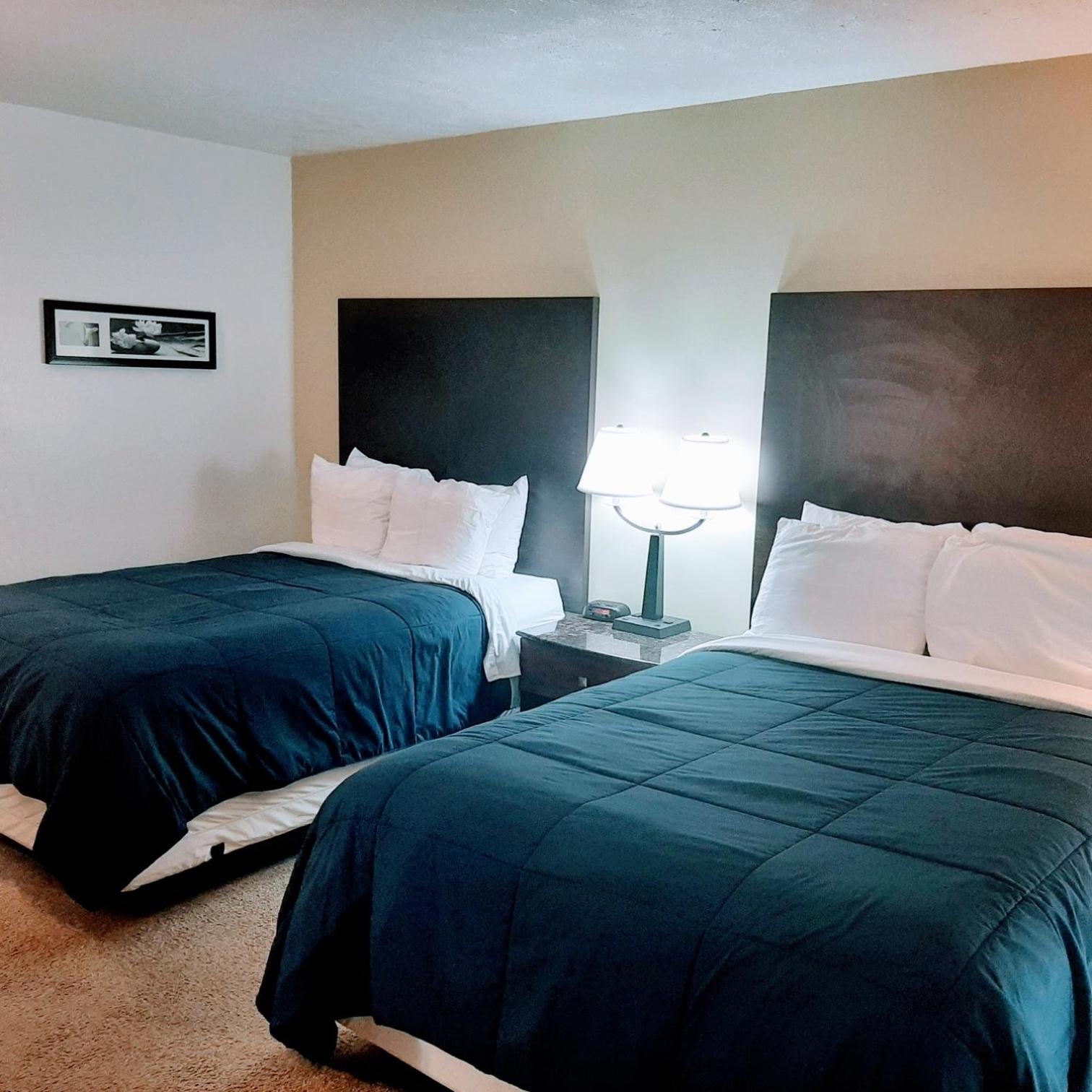 Double Room with Two Double Beds photo 2