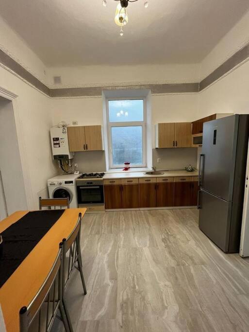 Three-Bedroom Apartment photo 3