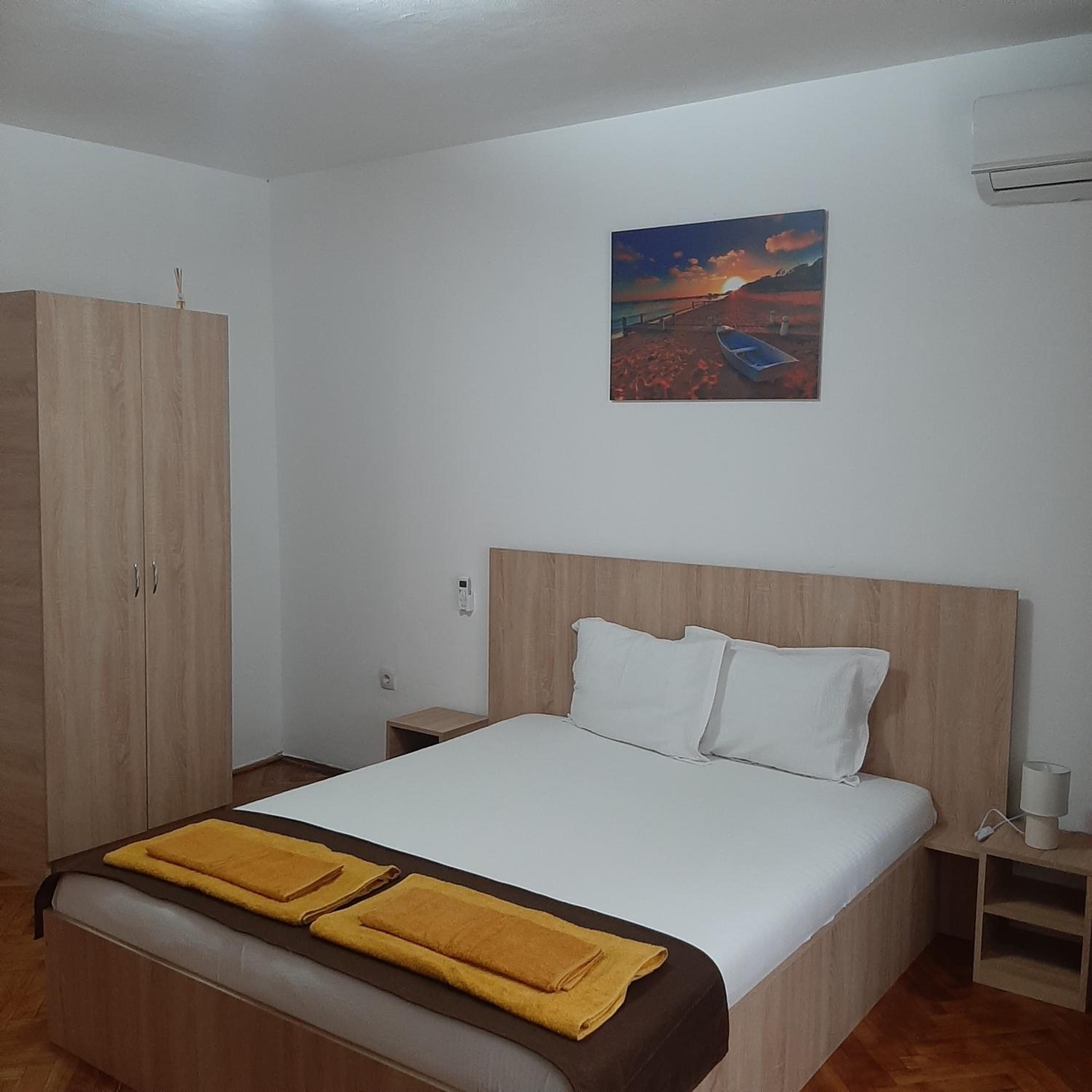 Double Room with Private External Bathroom photo 3