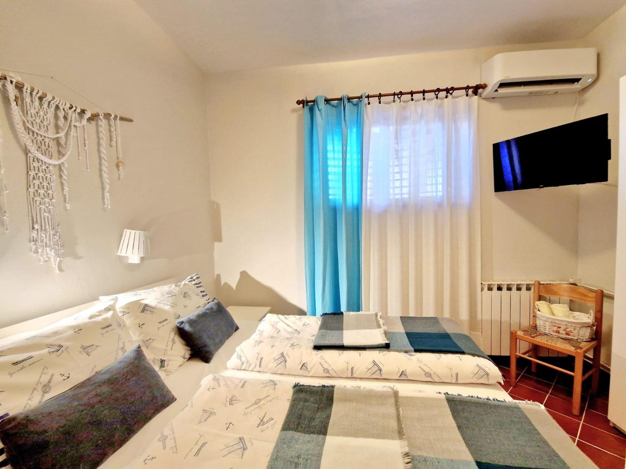 Ein-Schlafzimmer-Apartment mit Terrasse
