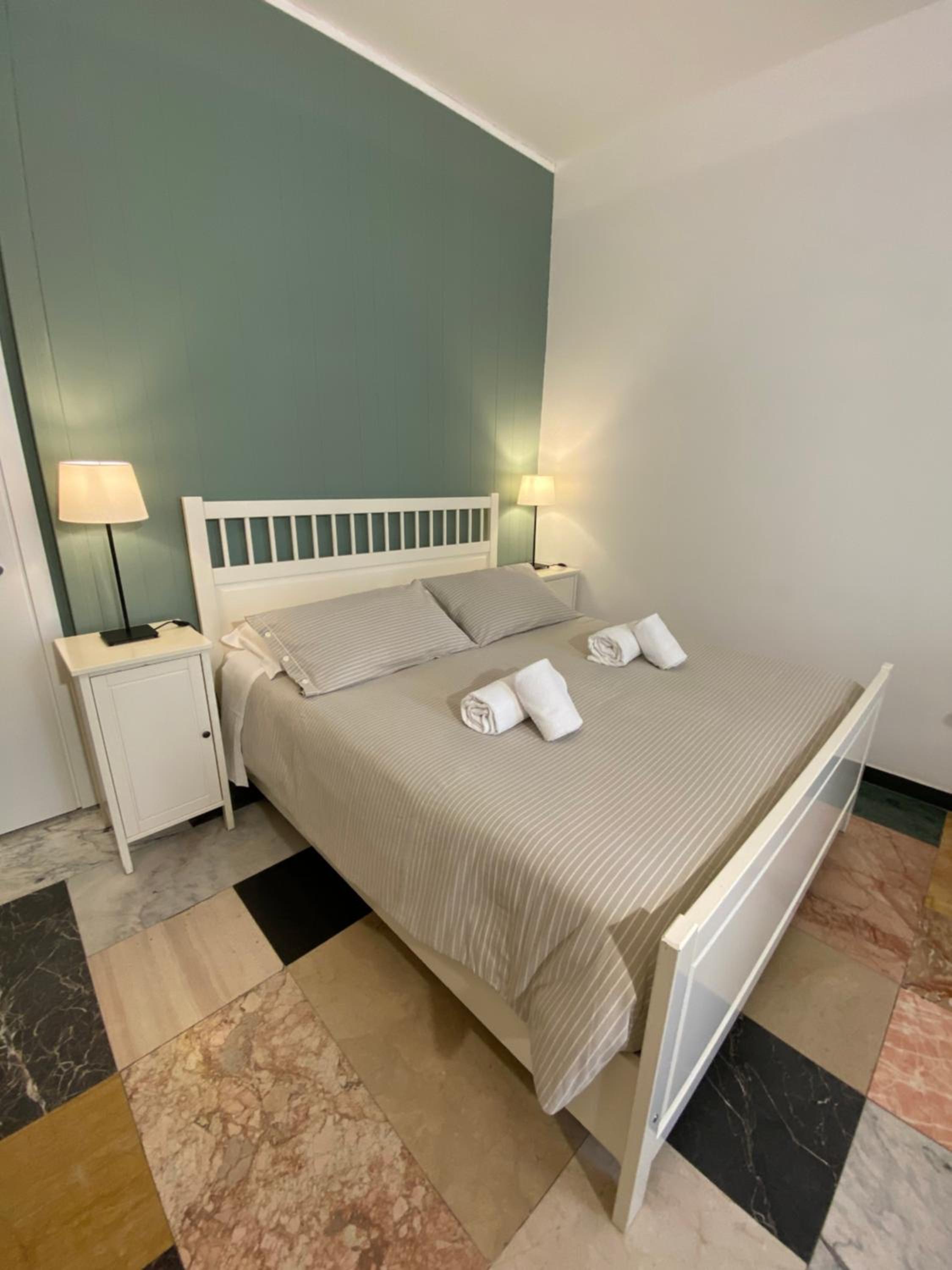 Standard Double Room with Shared Bathroom