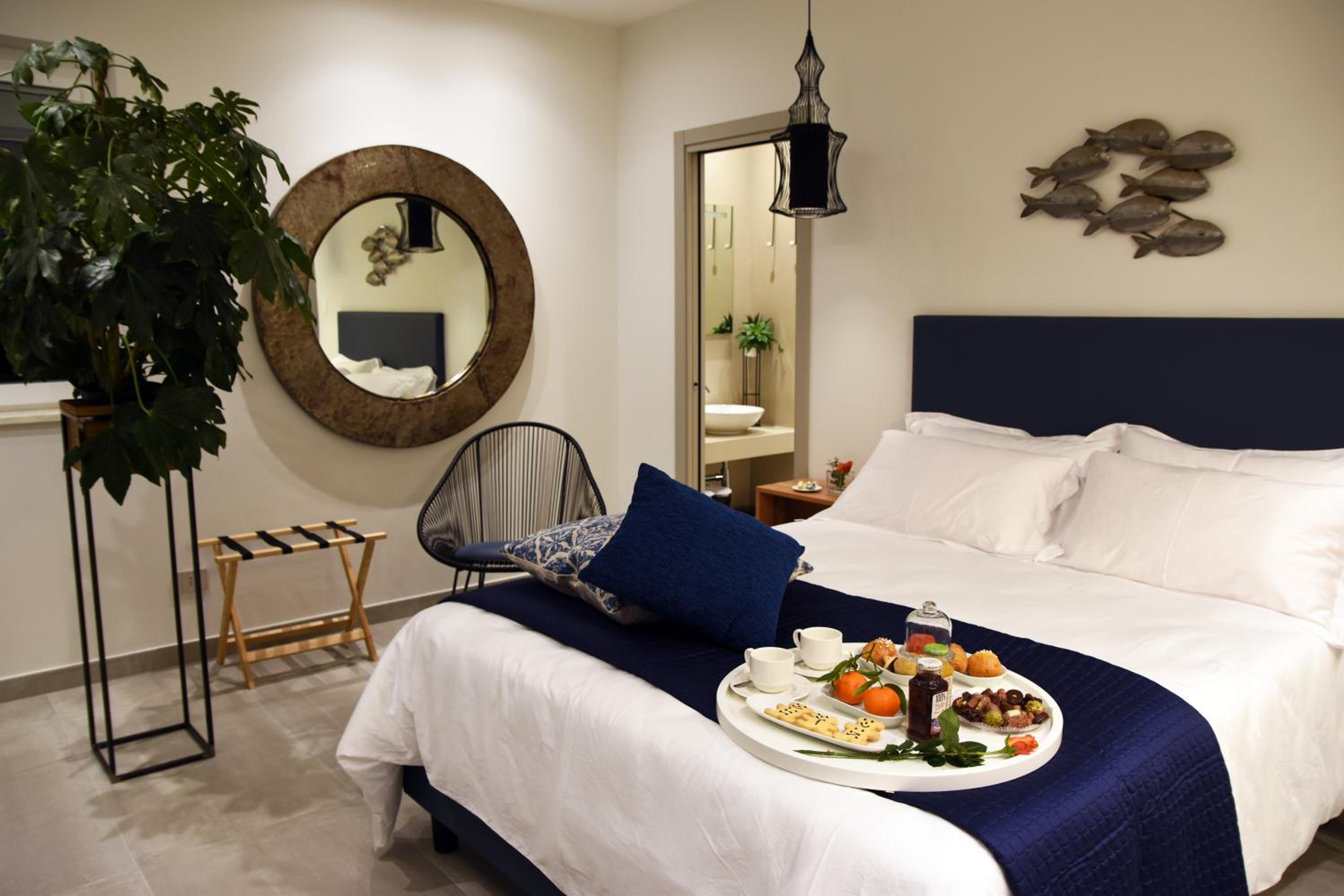 Double Room with Sea View - Photo 1