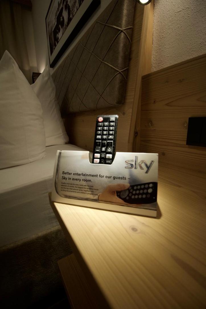 Deluxe Double Room (2 Adults + 1 Child) - Photo 2