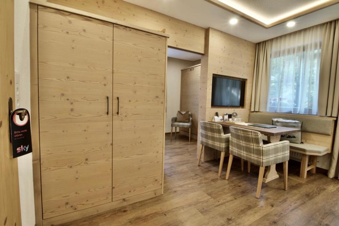 Family Room with Balcony - Photo 5