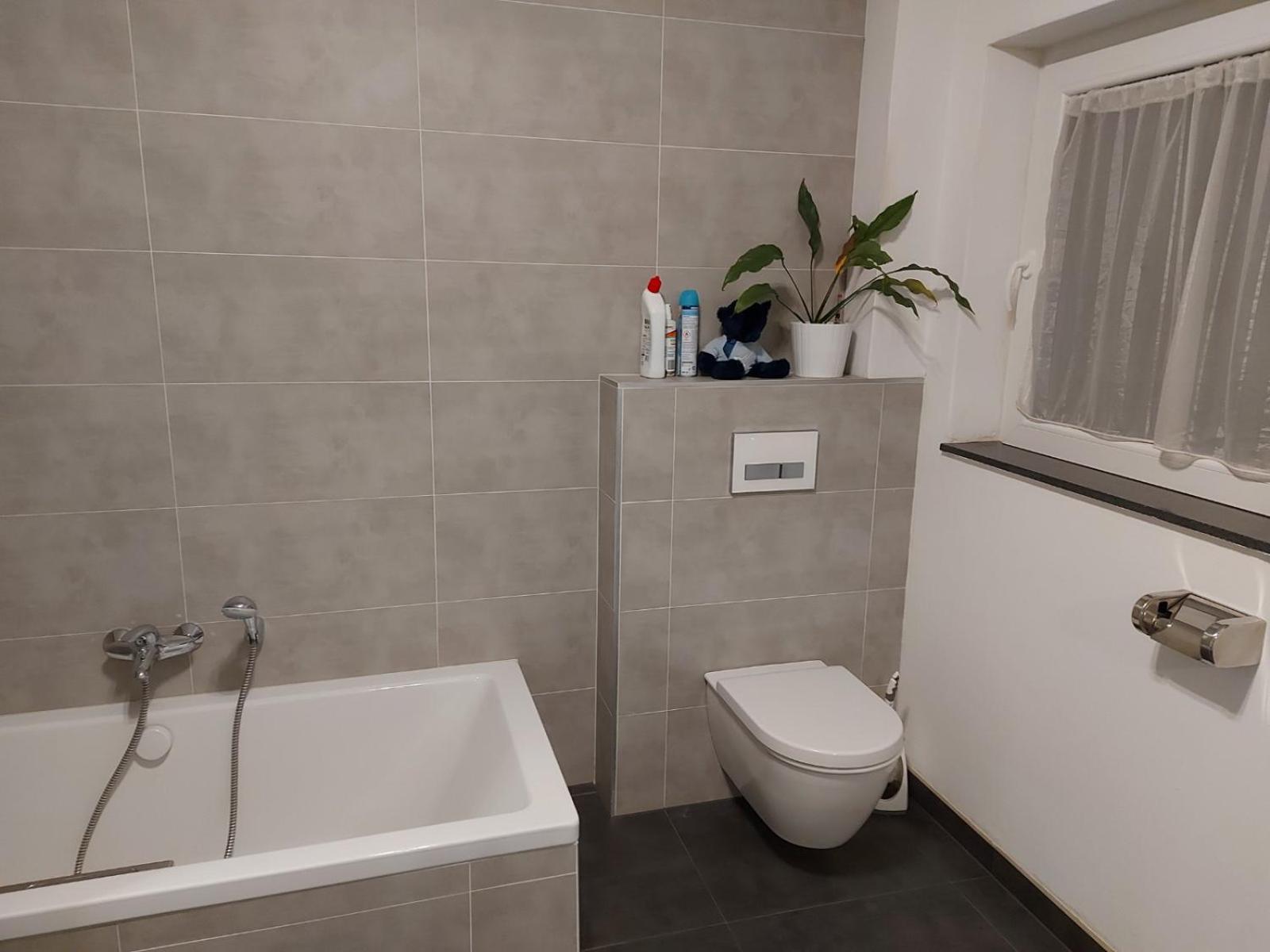 Small Single Room photo 2