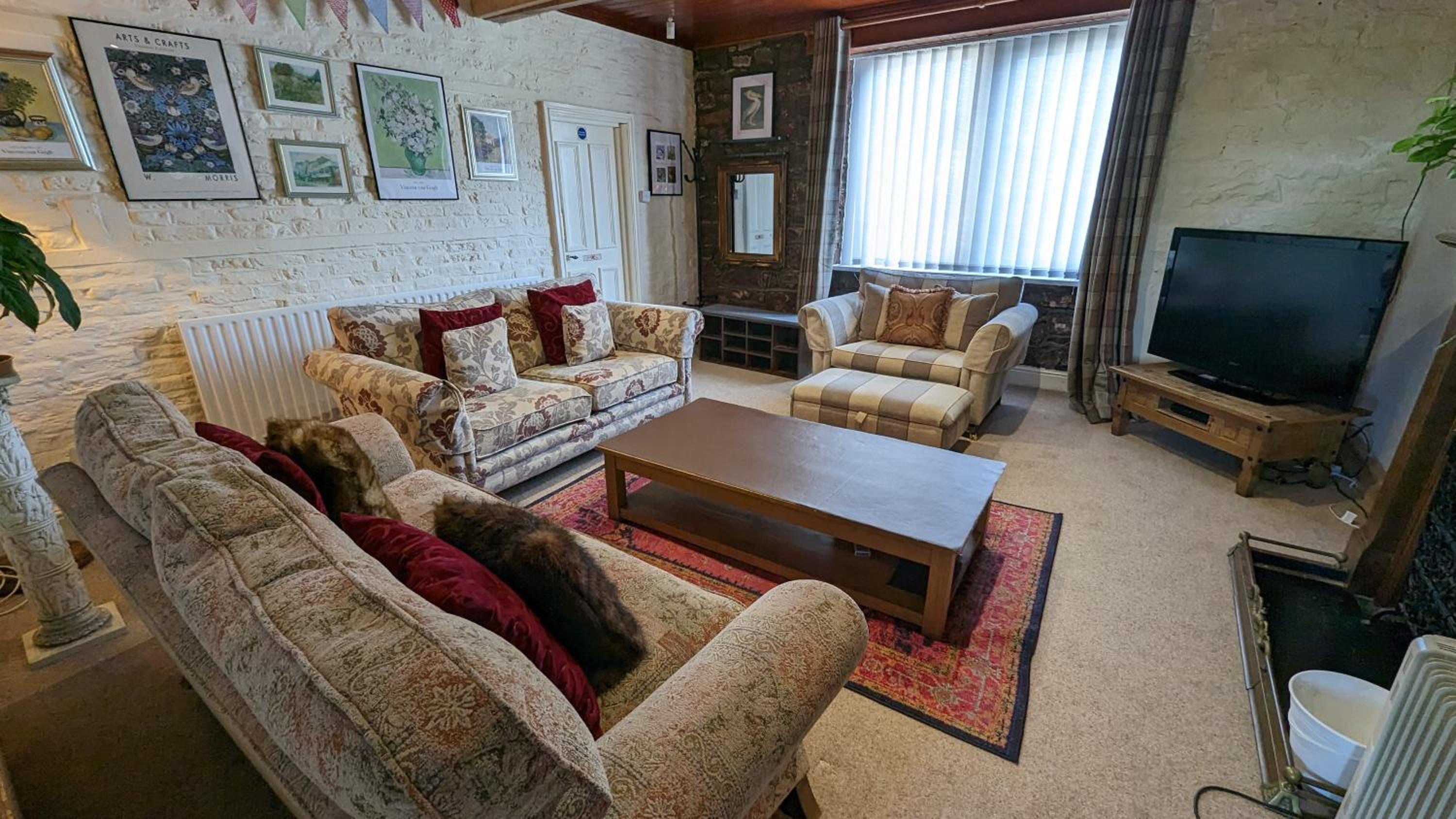 Family Room with Bathroom photo 3