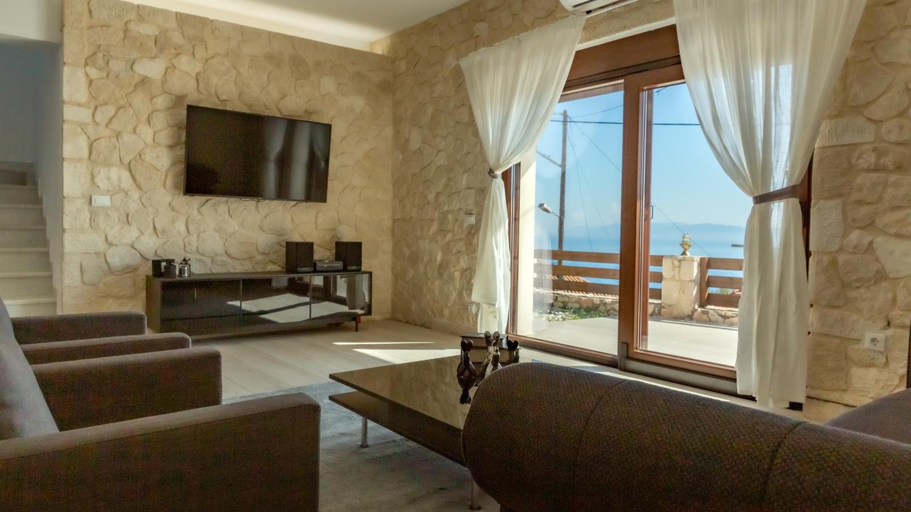 Three-Bedroom Villa photo 2