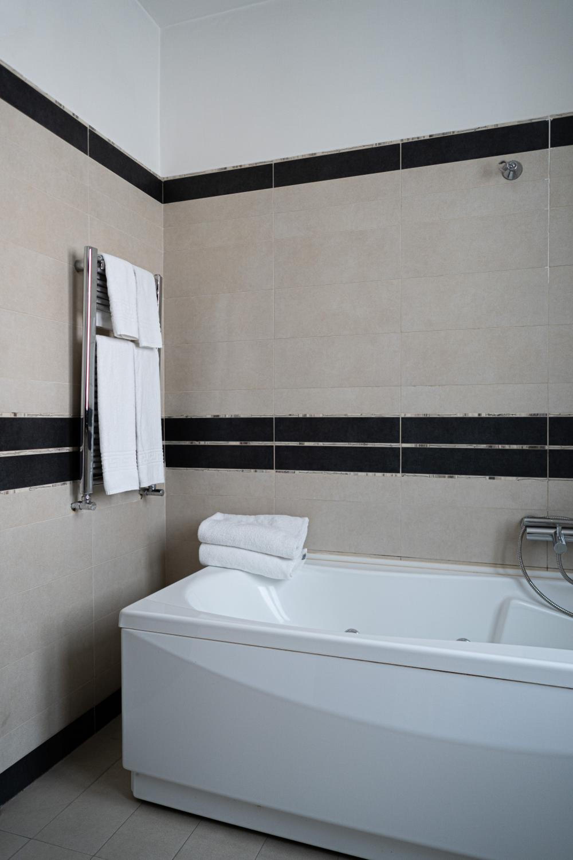 Superior Double Room - Photo 3