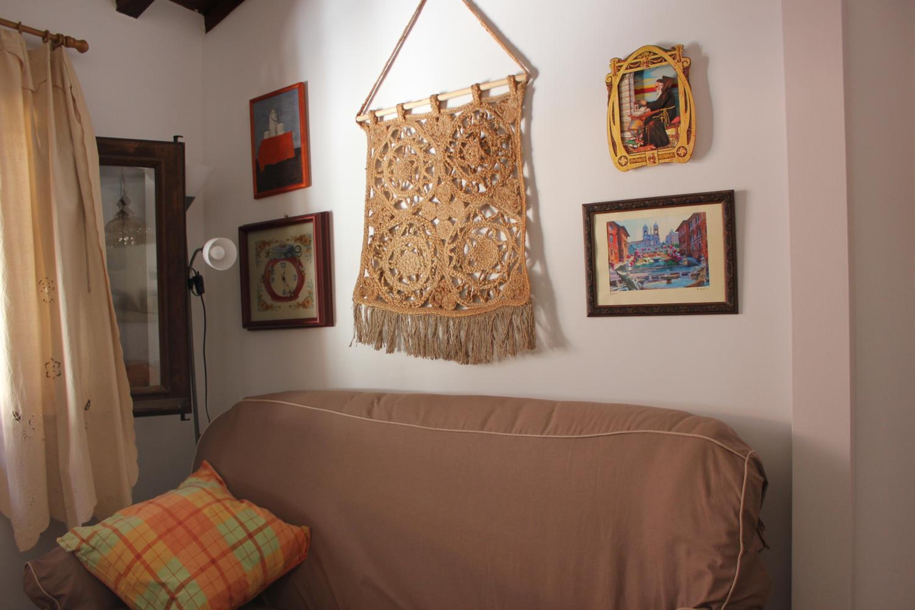 Three-Bedroom House photo 3