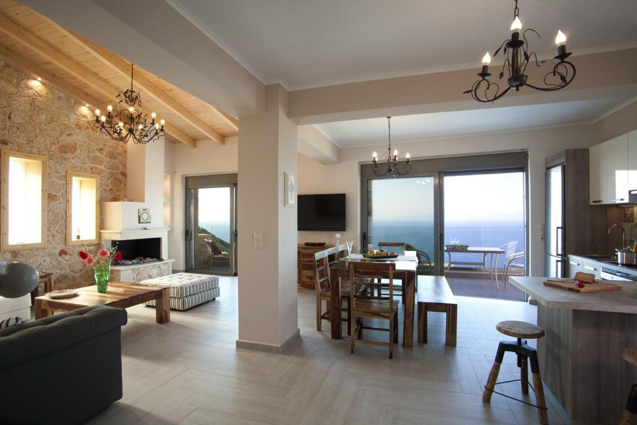 Three-Bedroom Villa photo 1