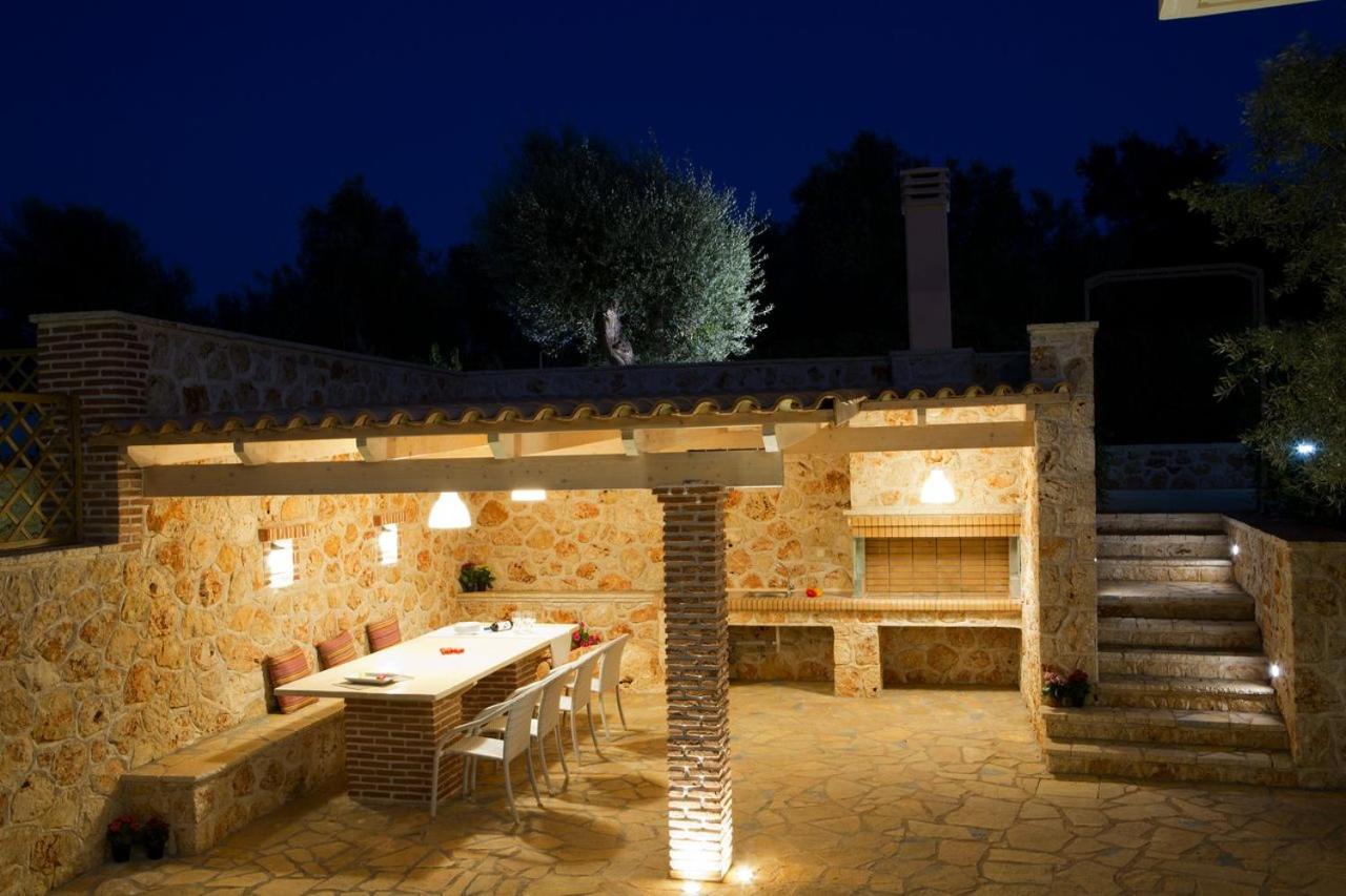 Three-Bedroom Villa photo 2