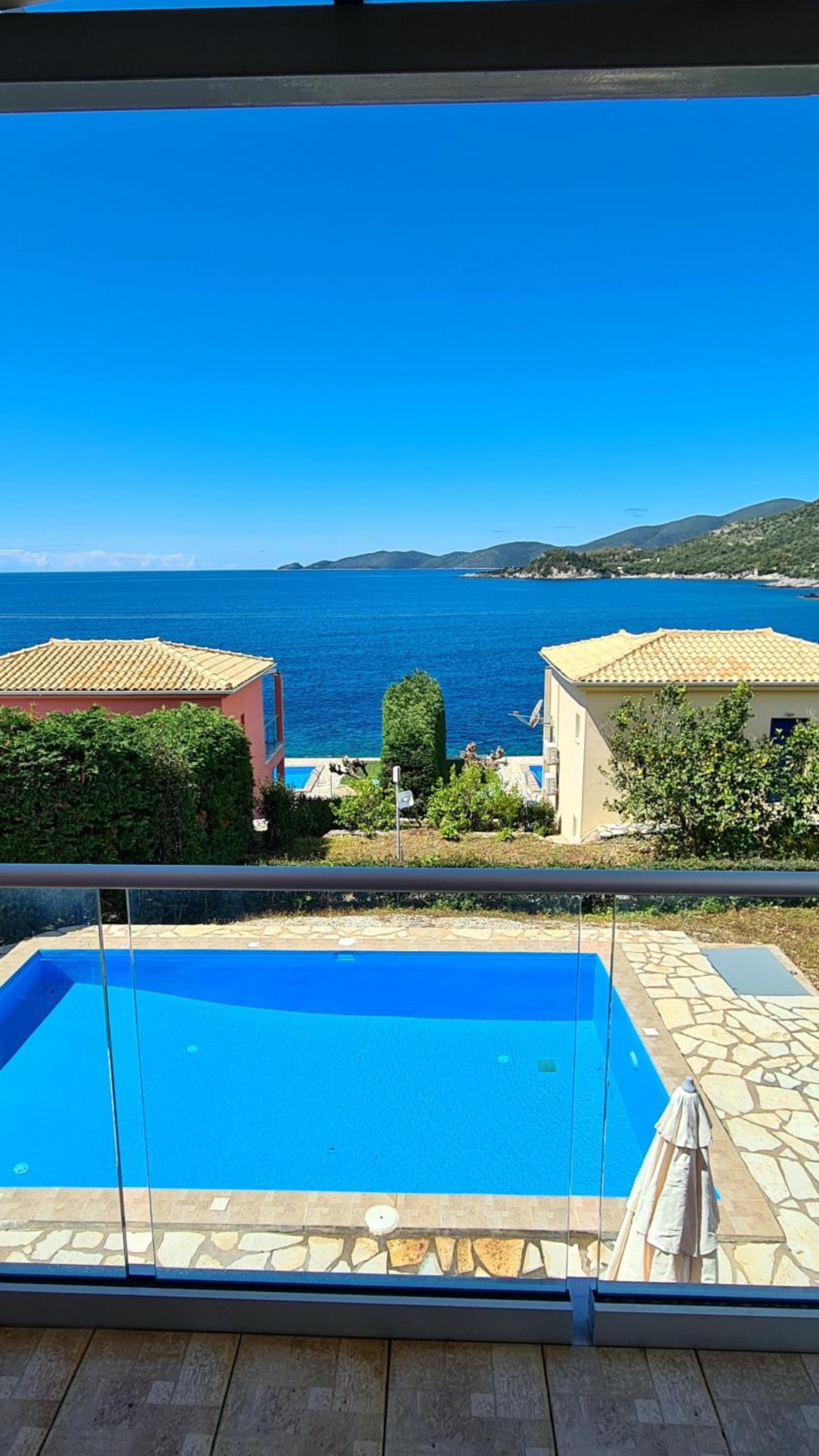 Villa - Beach Front - Photo 11