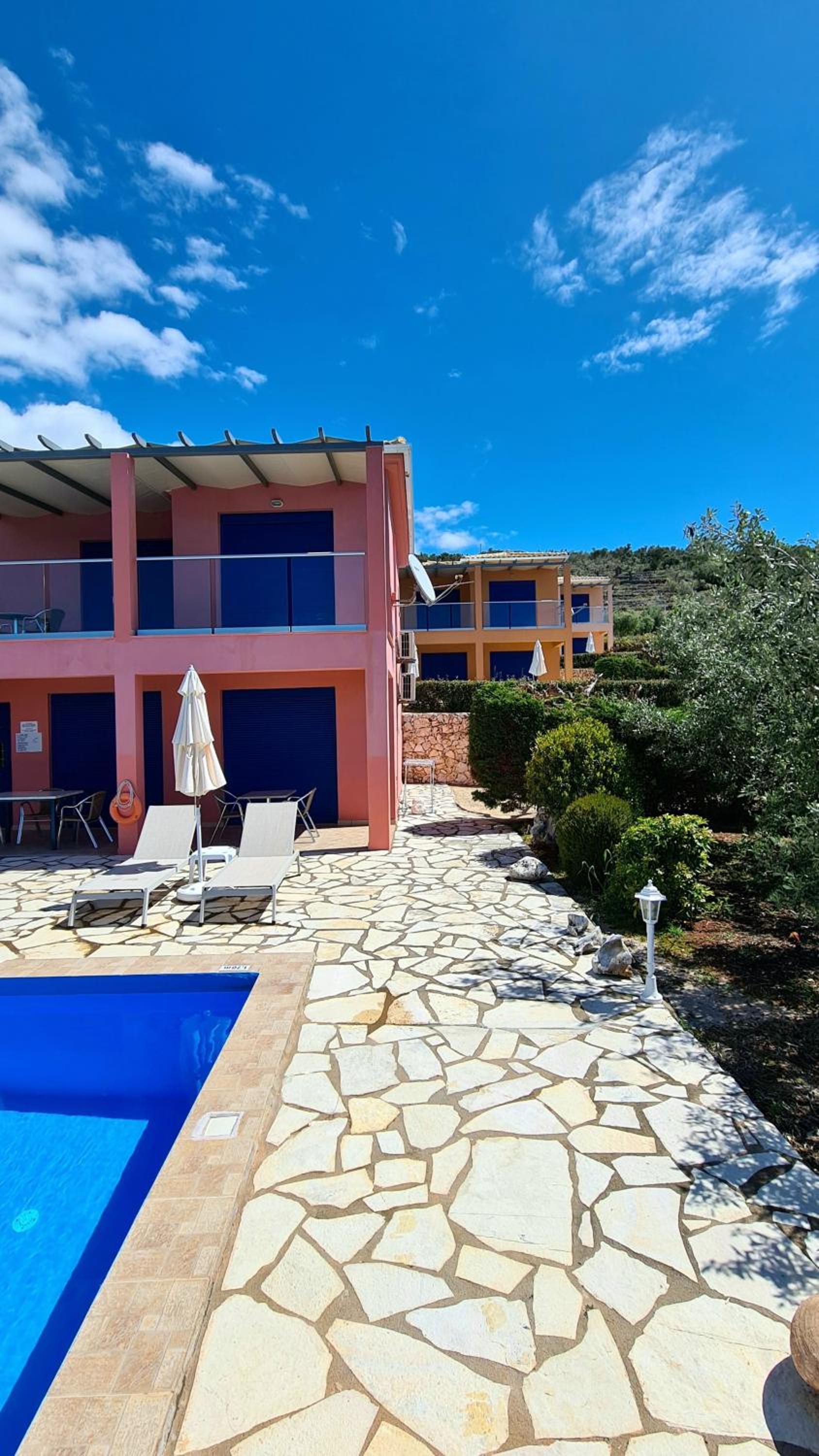 Villa - Beach Front - Photo 13