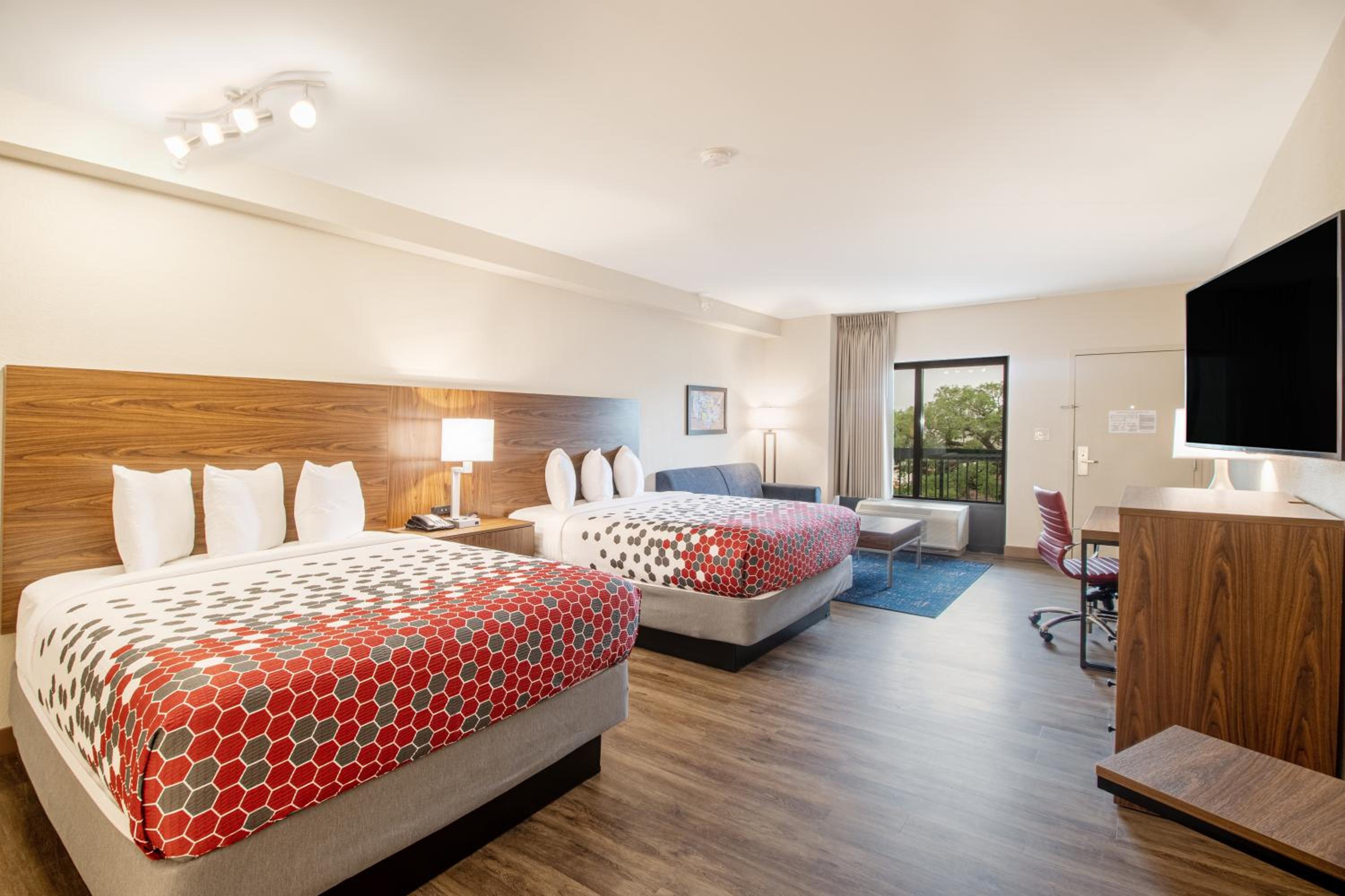 Queen Suite with Two Queen Beds and Sofa Bed - Non Smoking - Photo 1