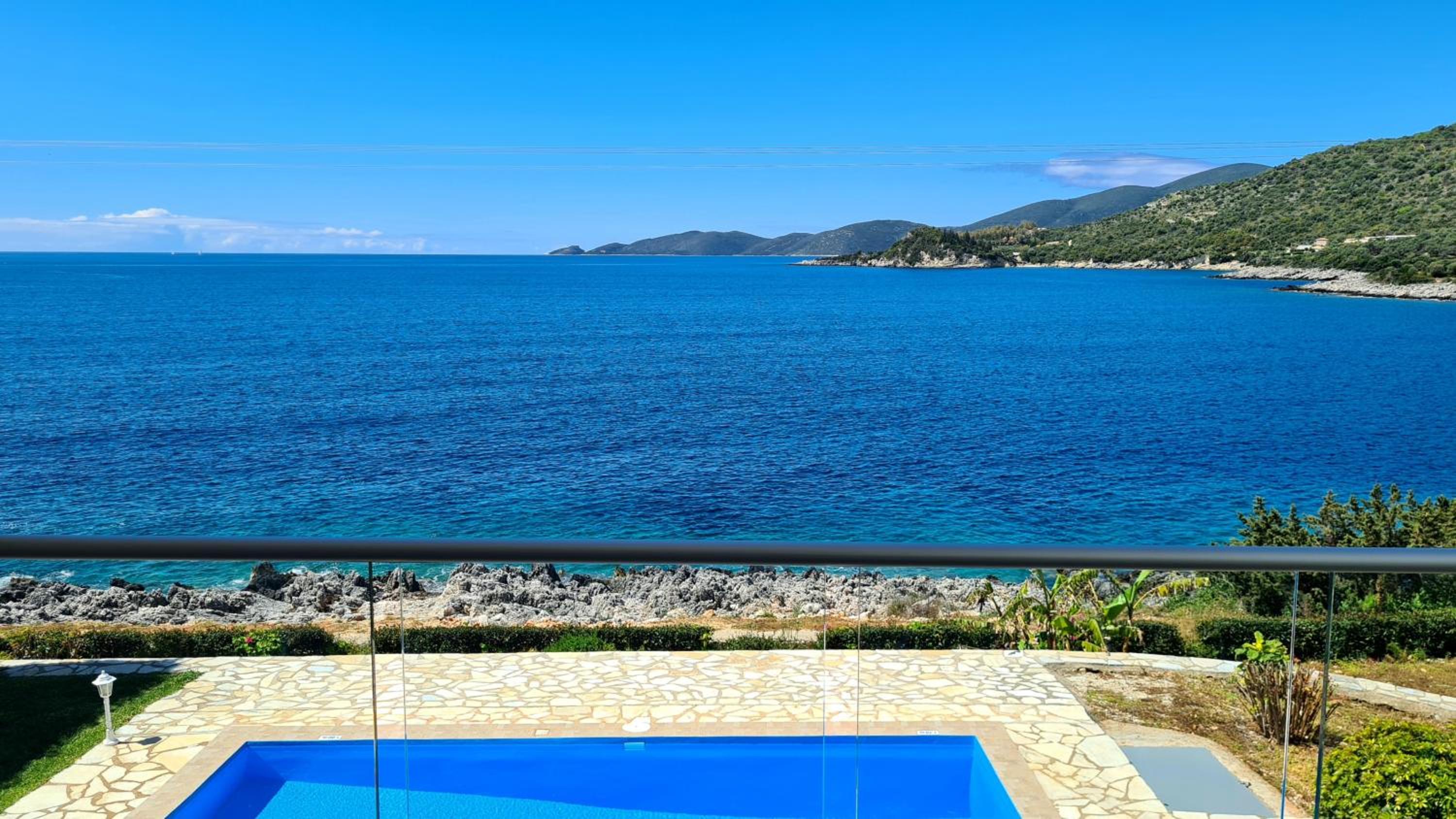 Villa - Beach Front - Photo 9