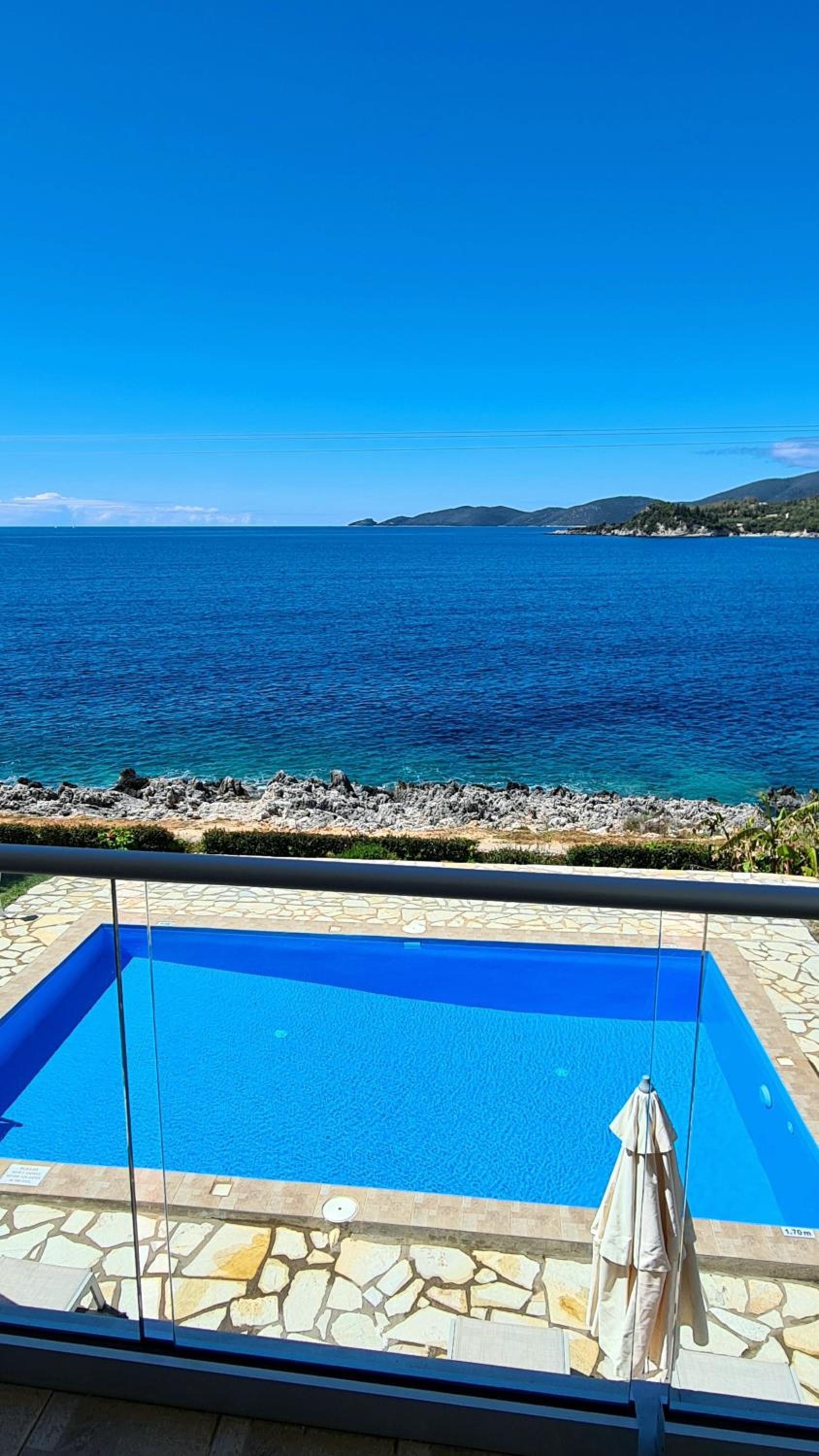 Villa - Beach Front - Photo 15