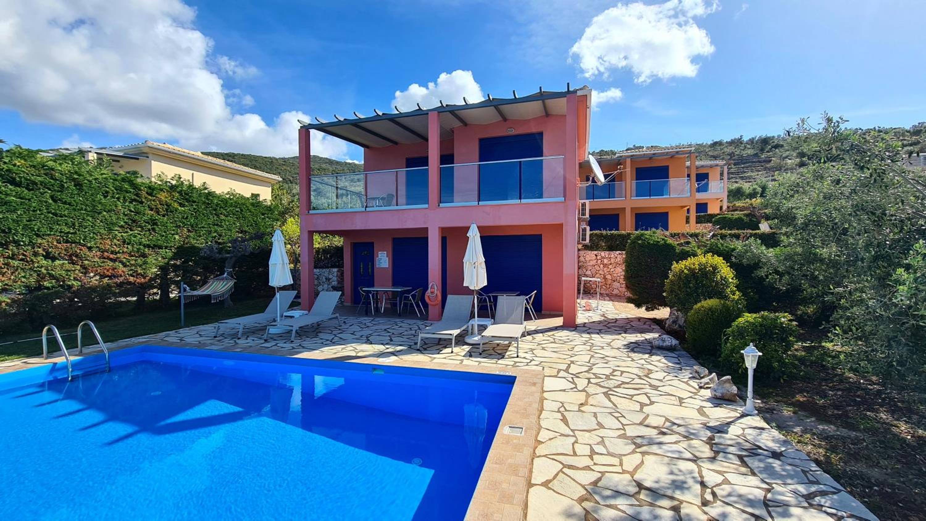 Villa - Beach Front - Photo 4