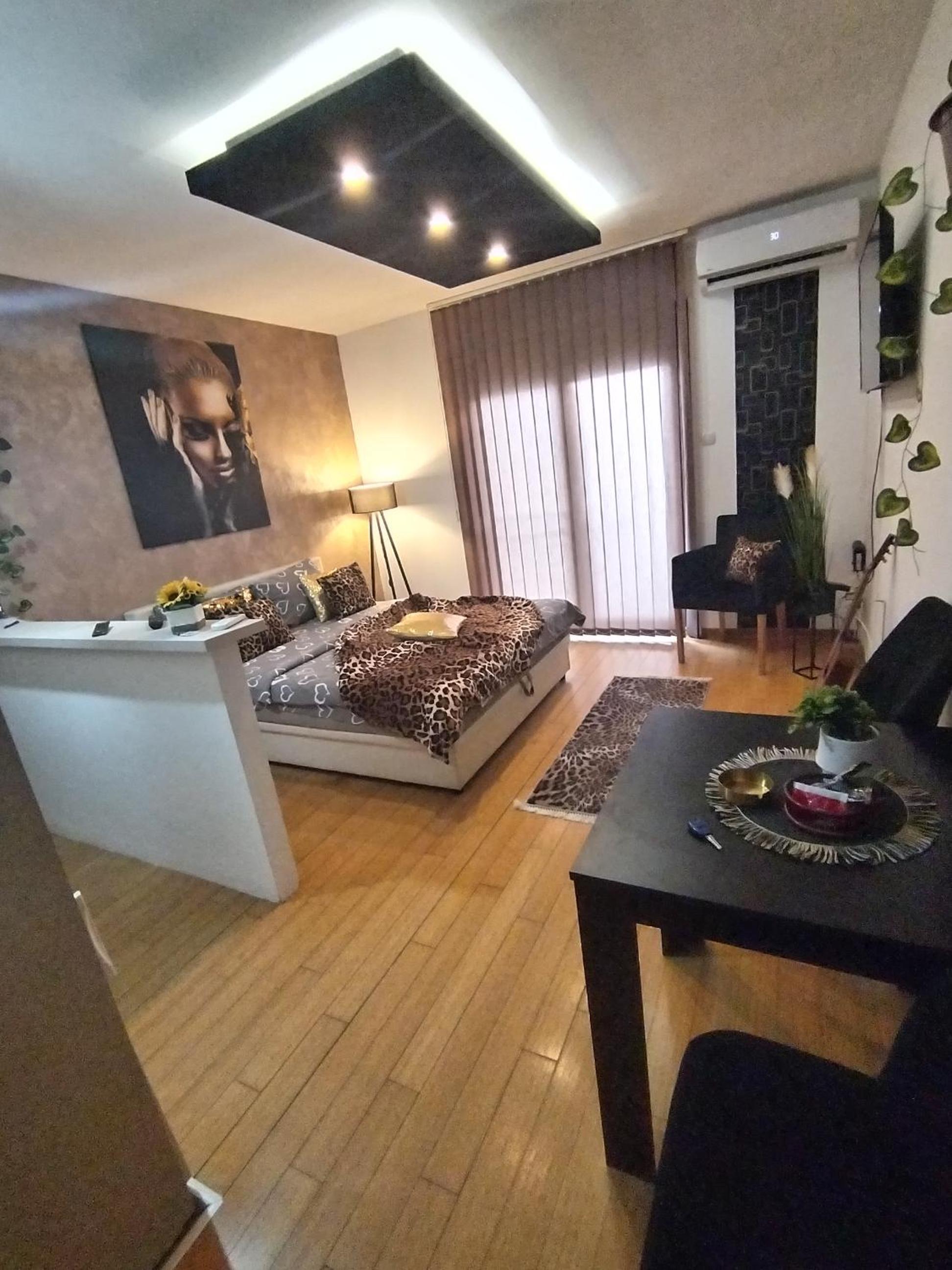 Apartment photo 1