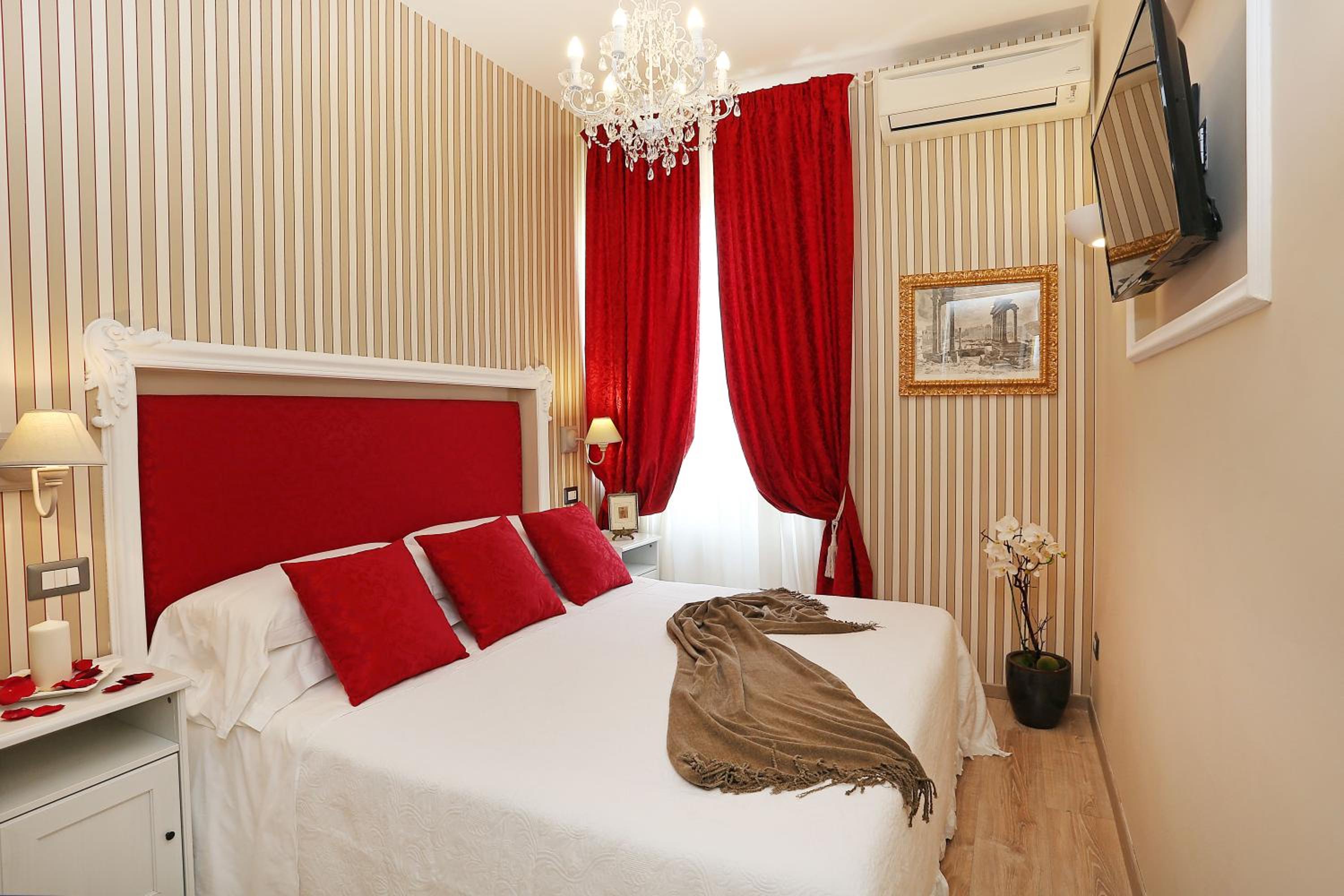 Economy Double Room photo 1