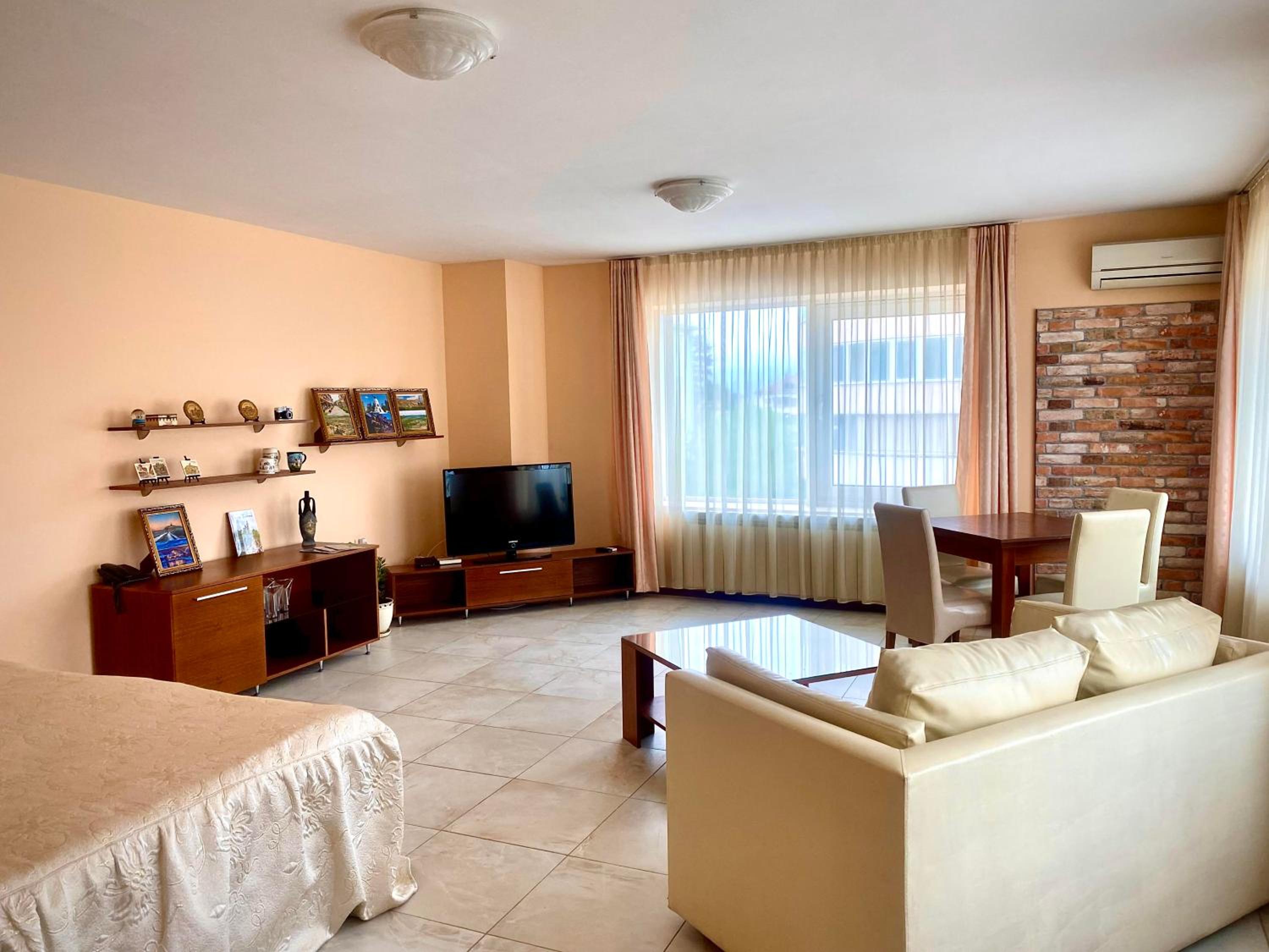 Two-Bedroom Suite photo 2