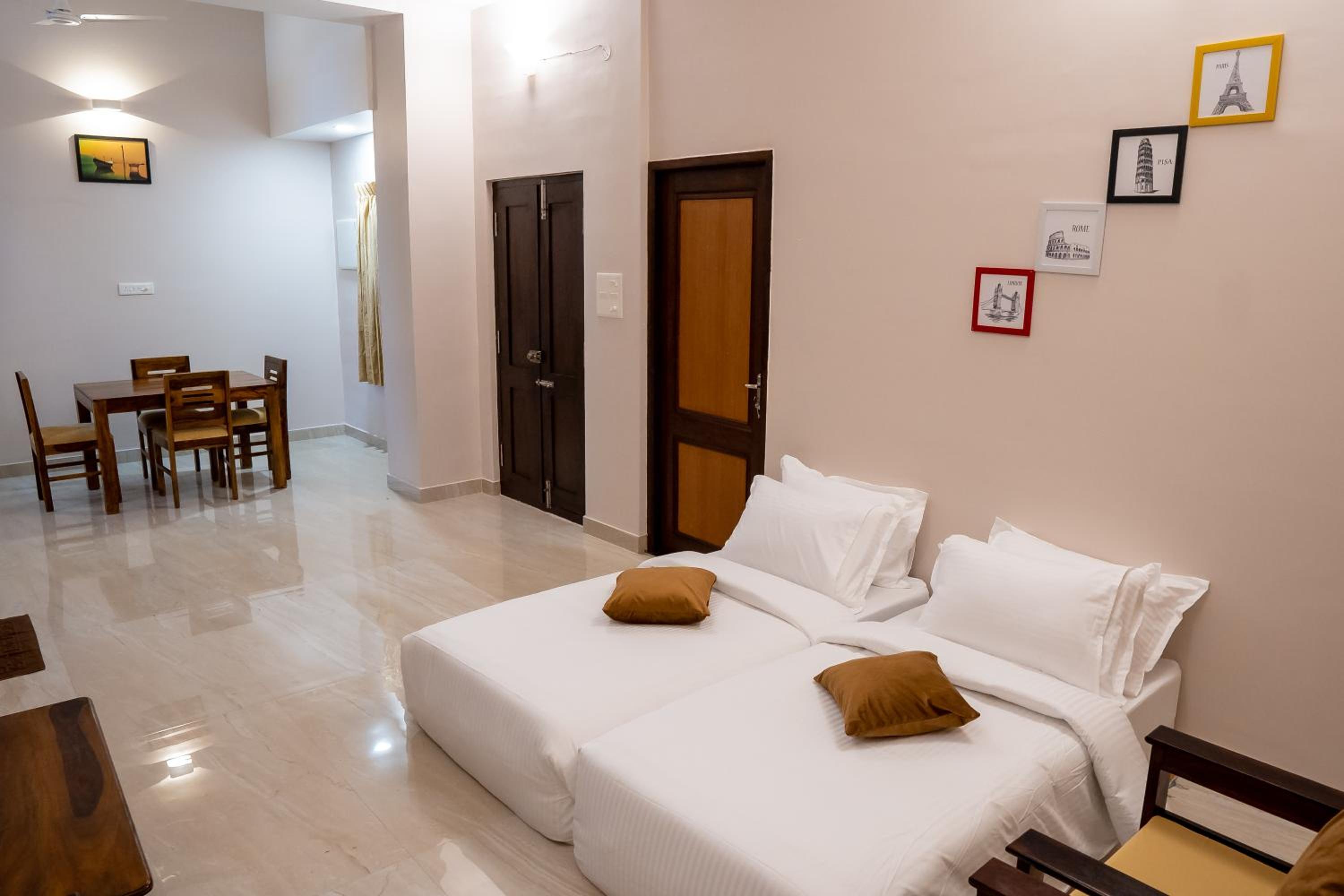 Deluxe King Suite