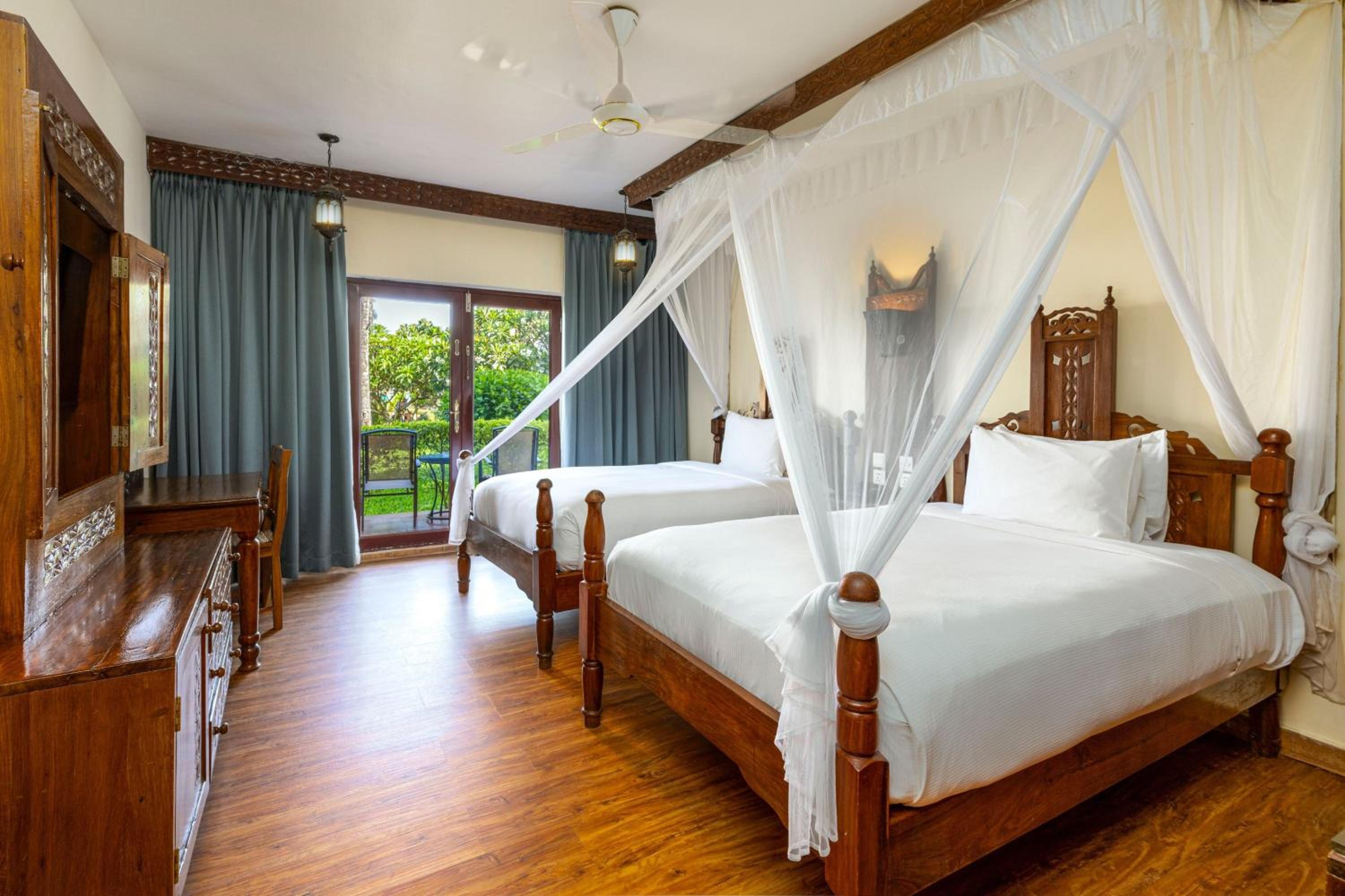 Twin Room with Garden View - Photo 4