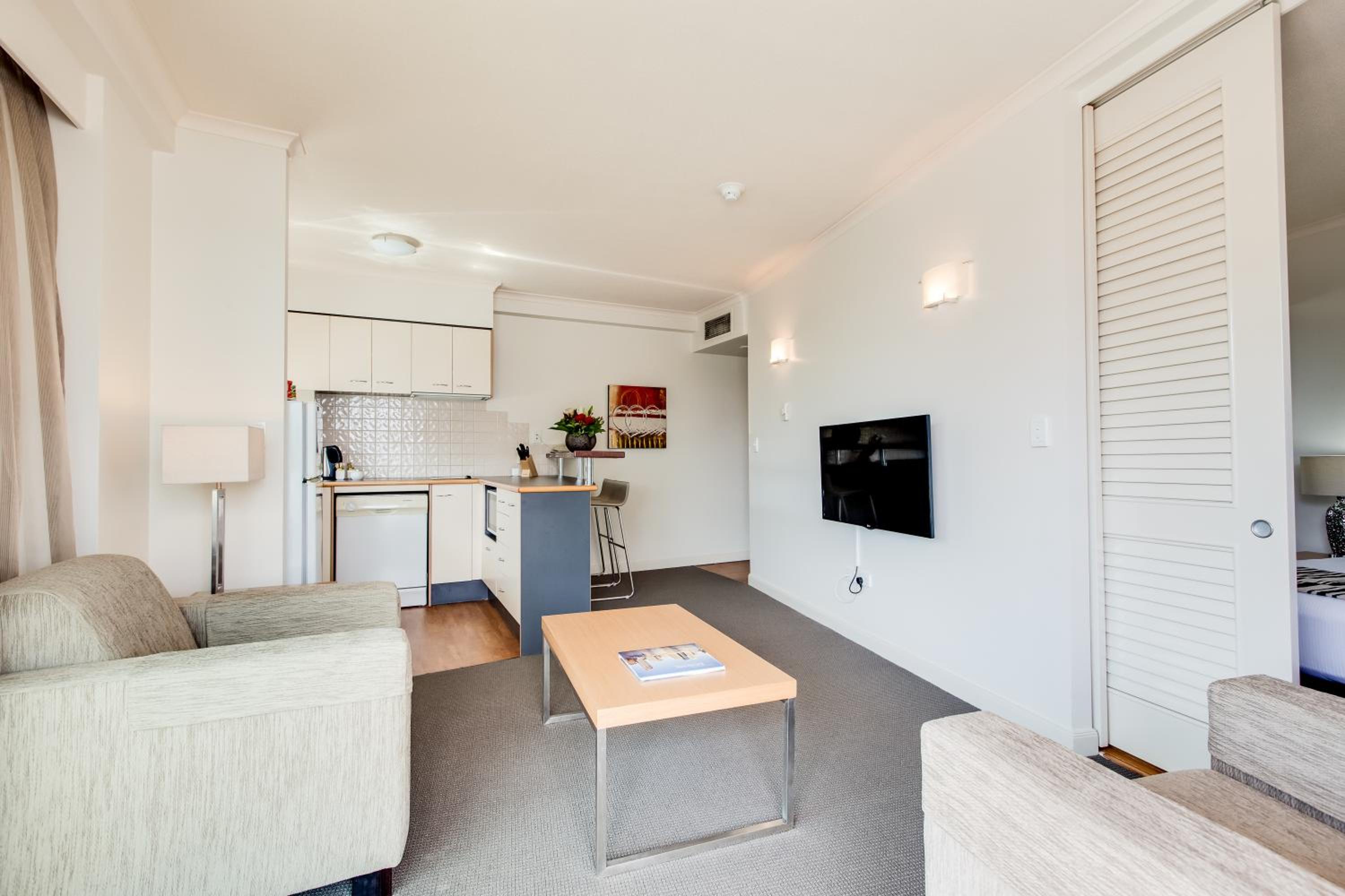 One Bedroom King Executive - Photo 8