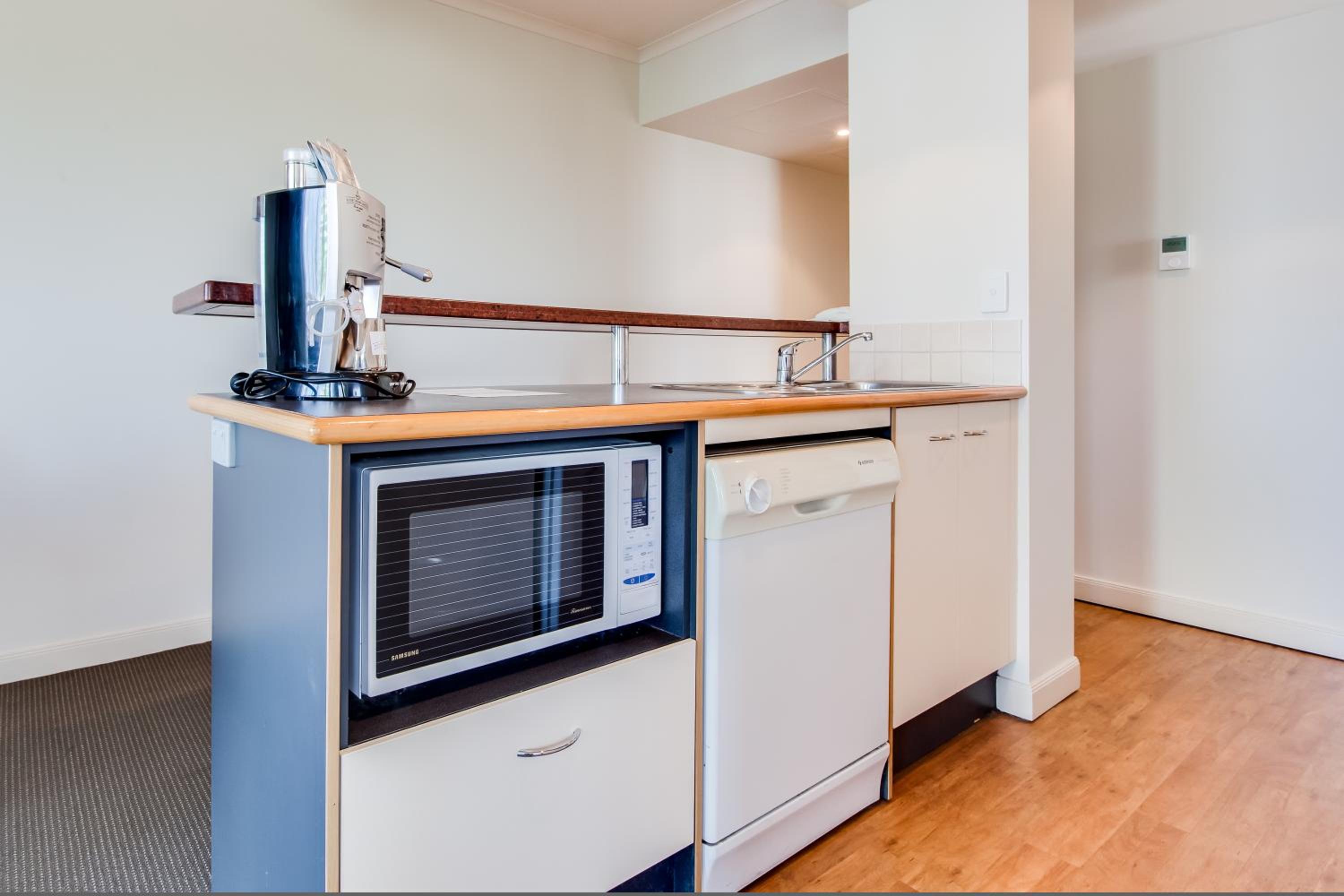 One Bedroom King Executive - Photo 3