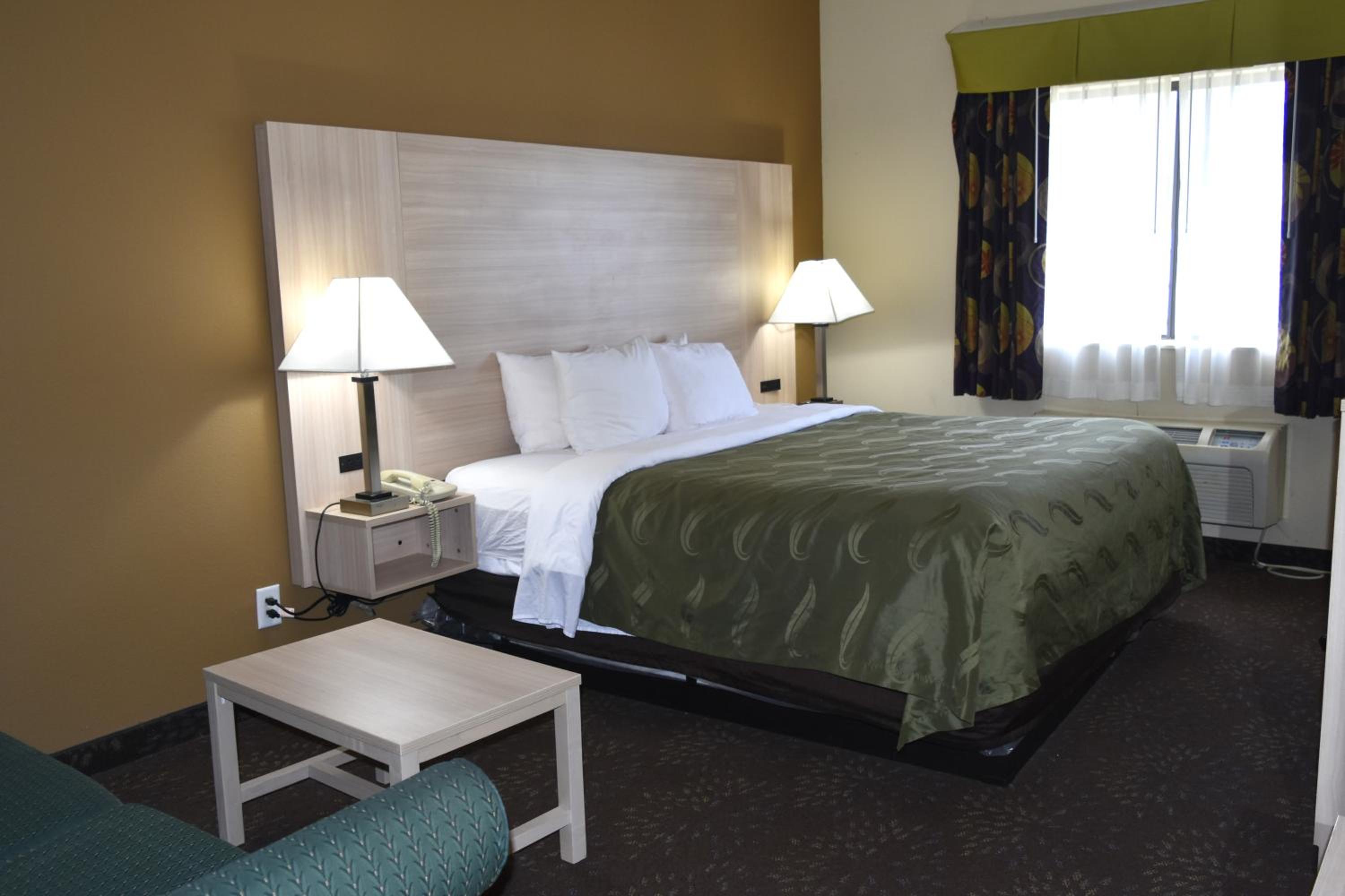 King Suite with Sofa Bed - Non-Smoking - Photo 1