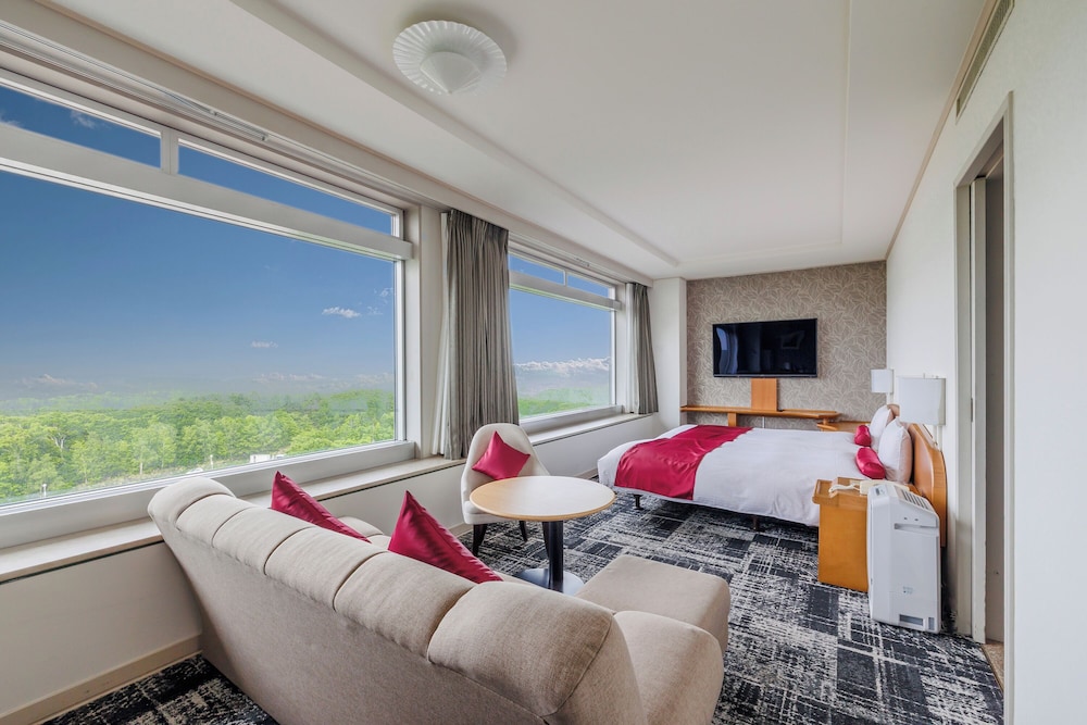 Superior Twin Room, Non Smoking (Please book as an adult if your child needs a bed) - Photo 6