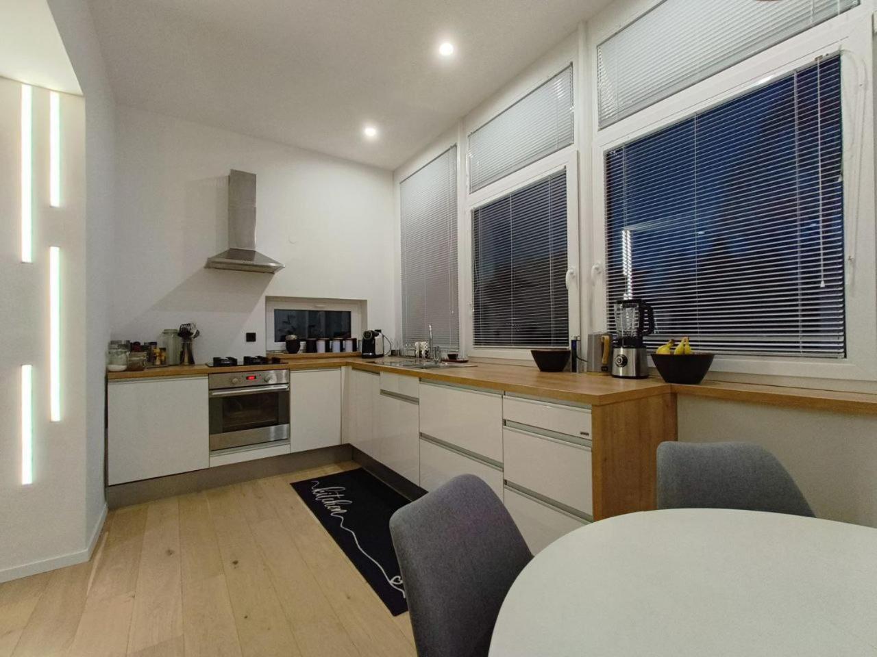 Studio Apartment photo 2