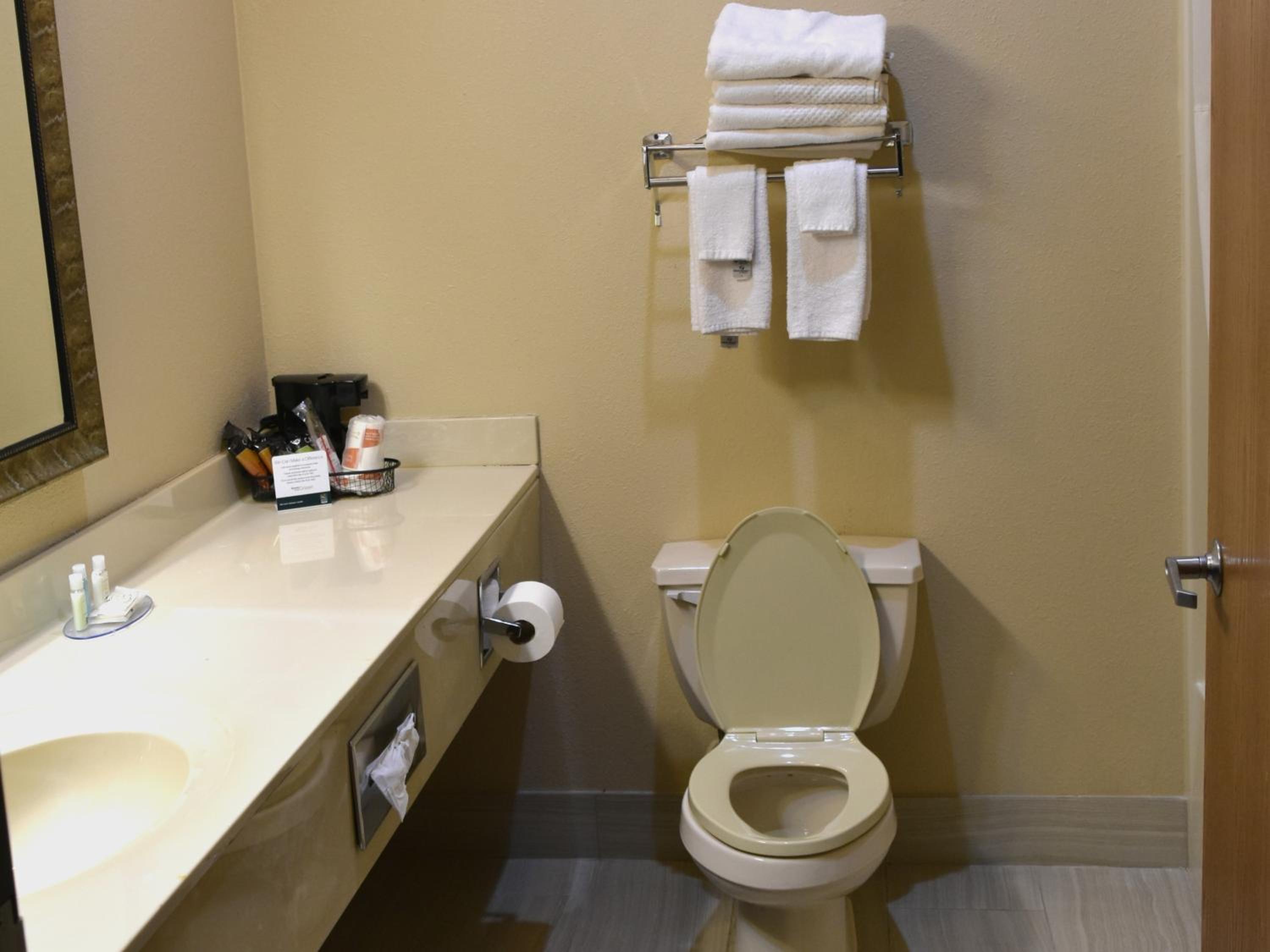 King Room - Non-Smoking - Photo 4