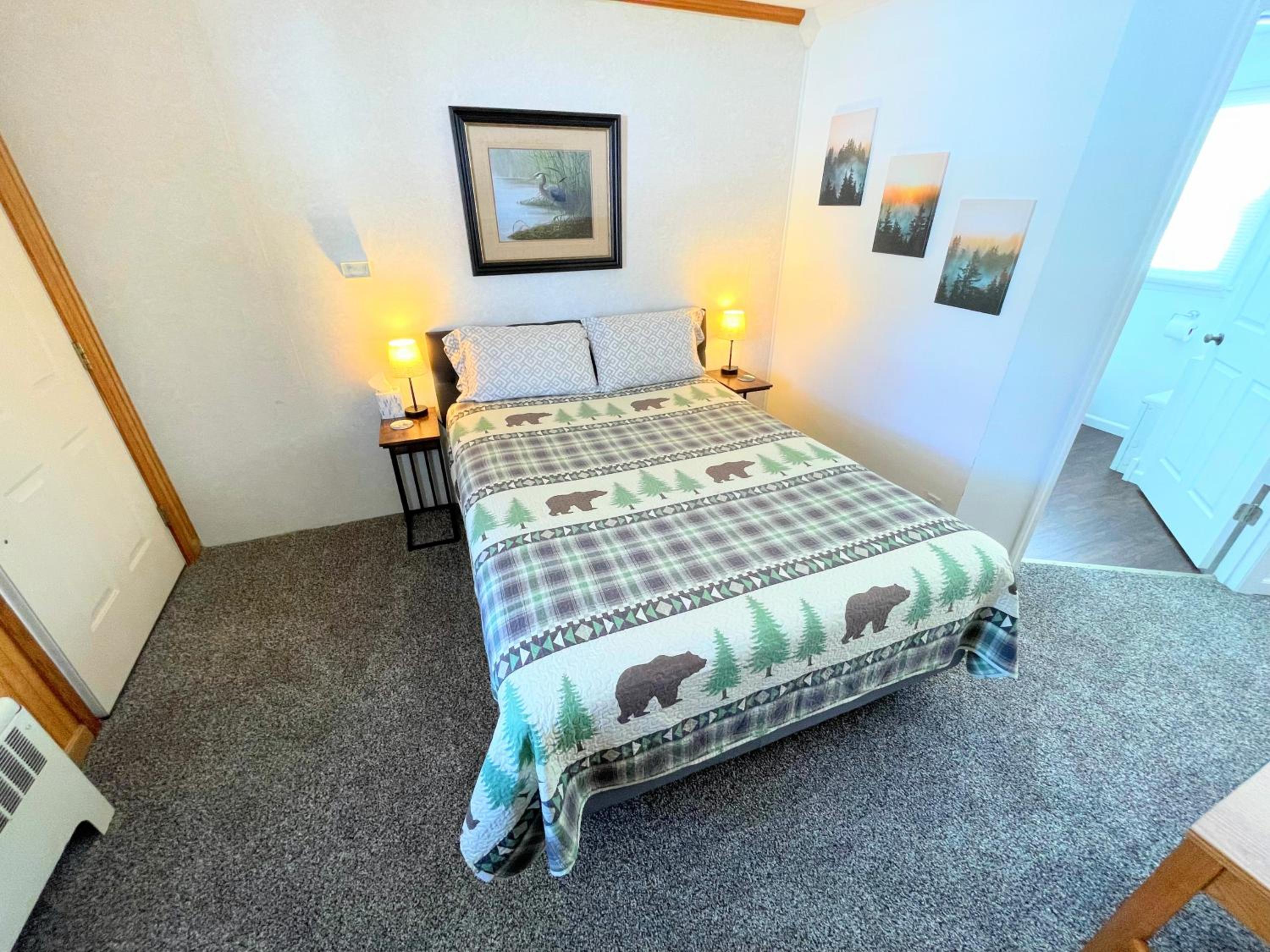 Deluxe Queen Room - Photo 1