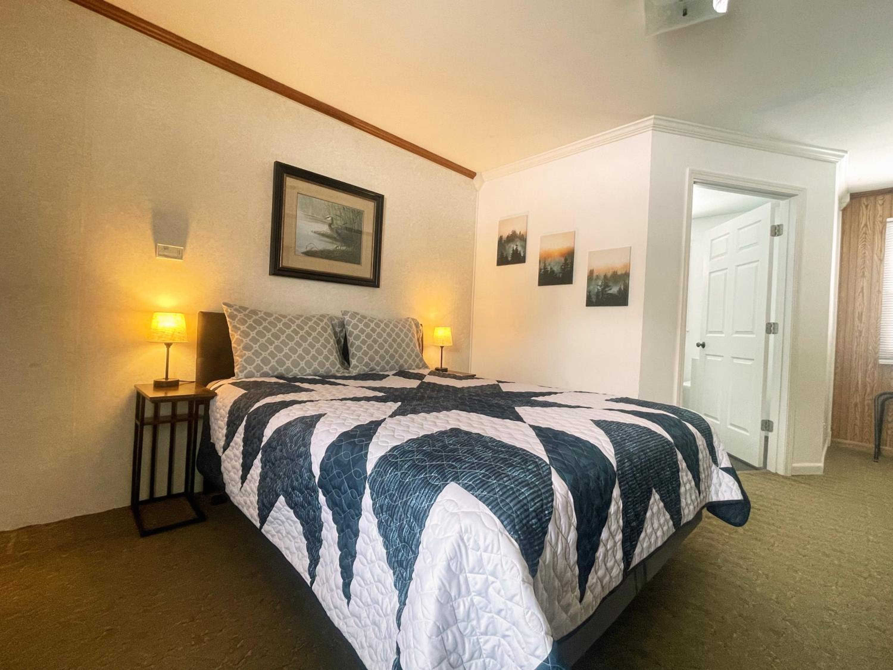 Deluxe Queen Room - Photo 3