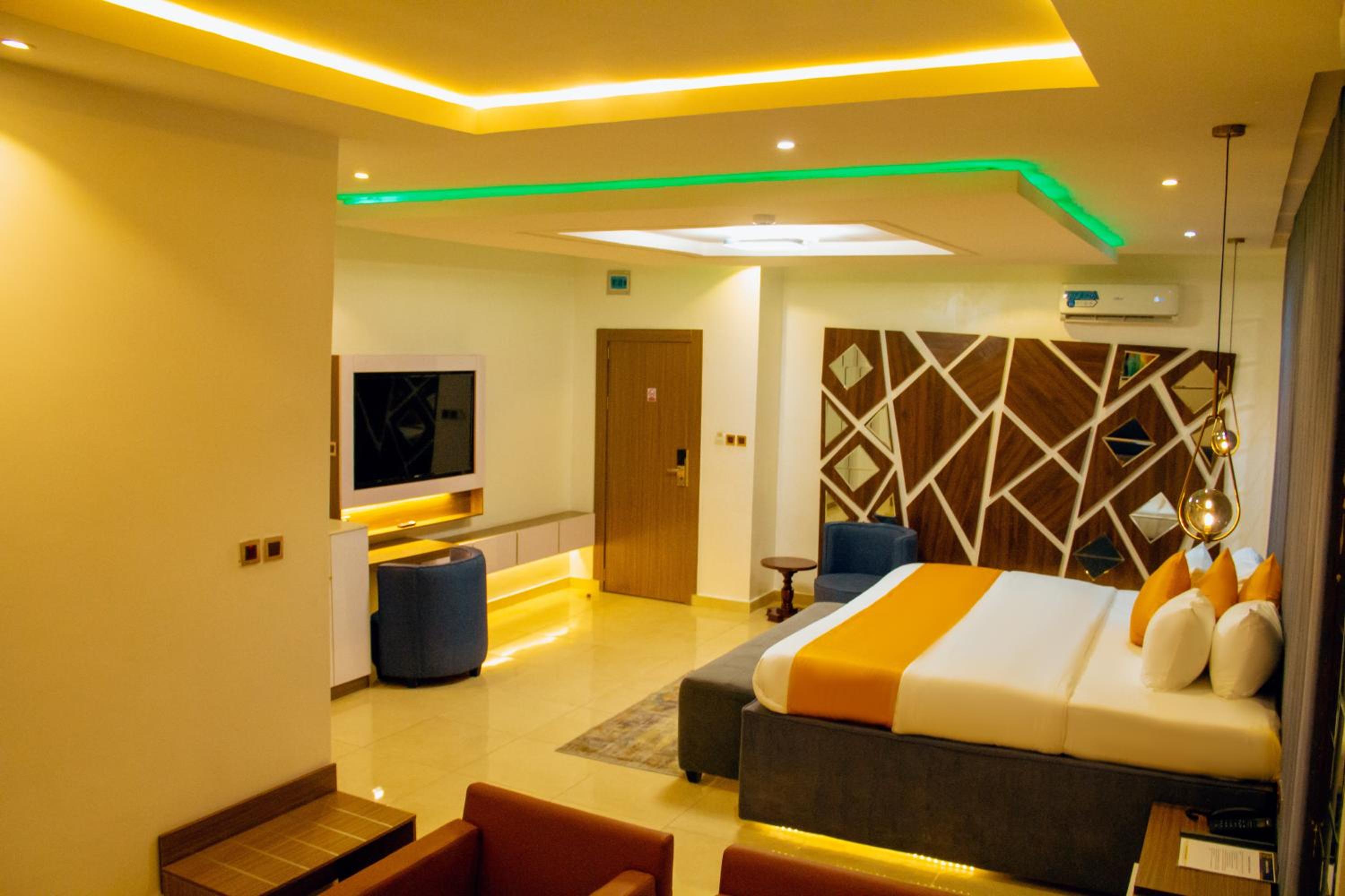 Suite With Balcony photo 3