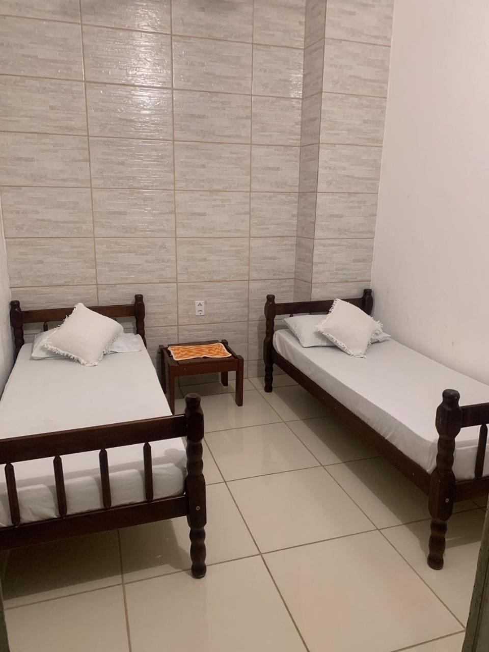 Economy Twin Room - Photo 4