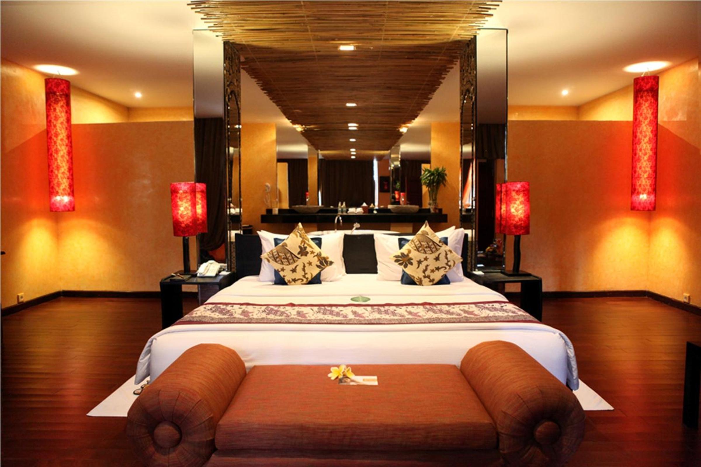 Honeymoon Suite with Free Benefit