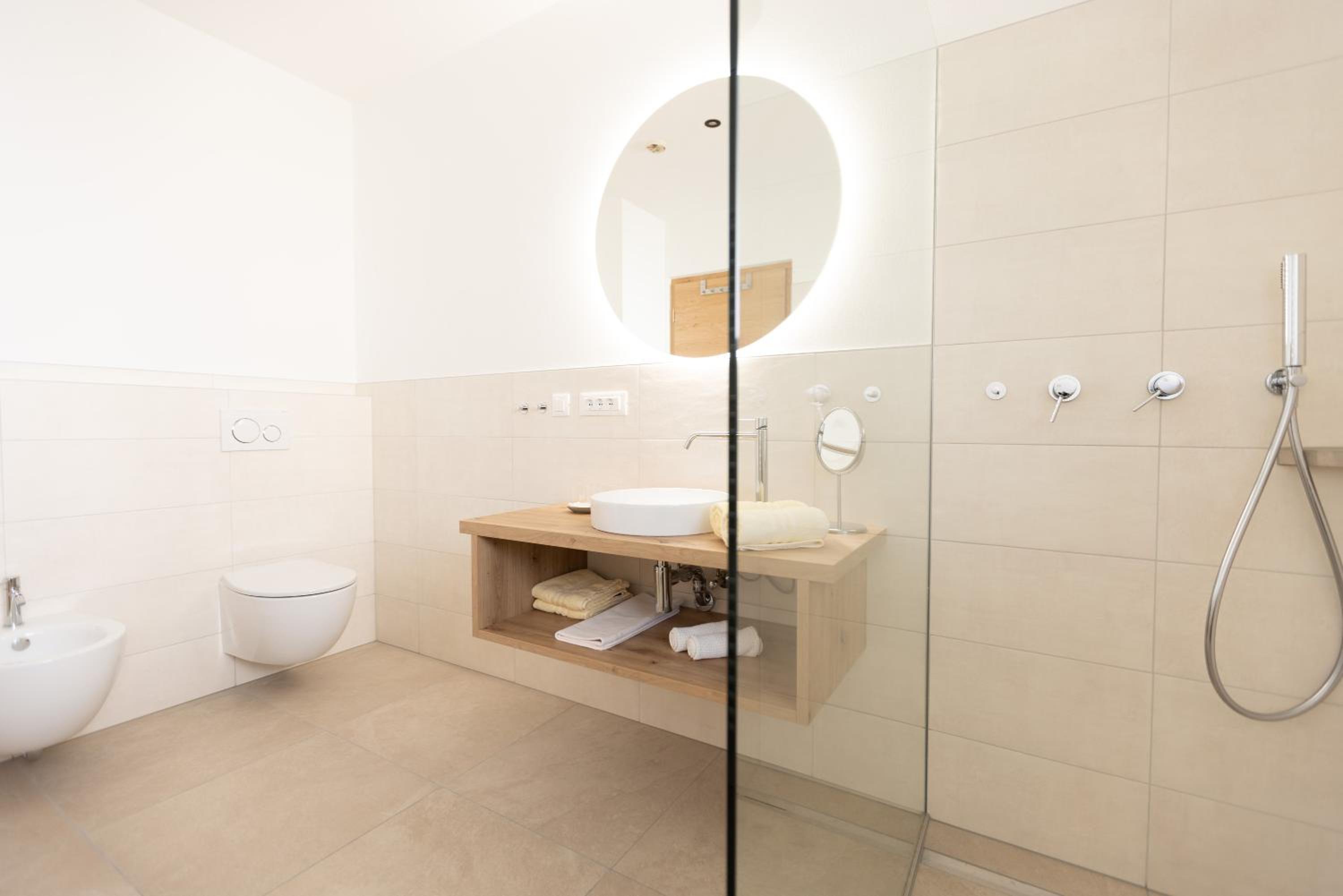 Superior One-Bedroom Apartment With Balcony photo 3