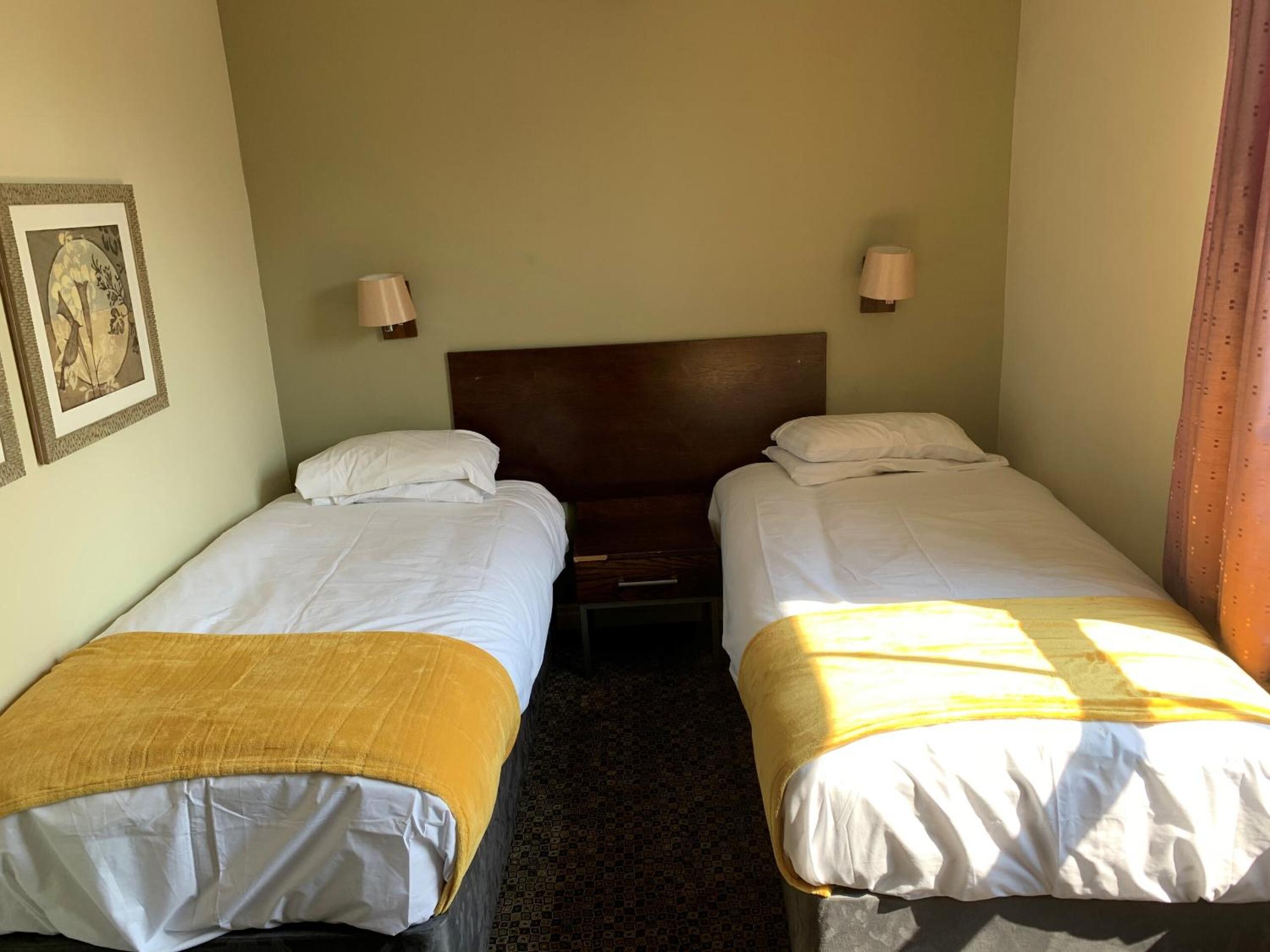 Twin Room - Photo 4