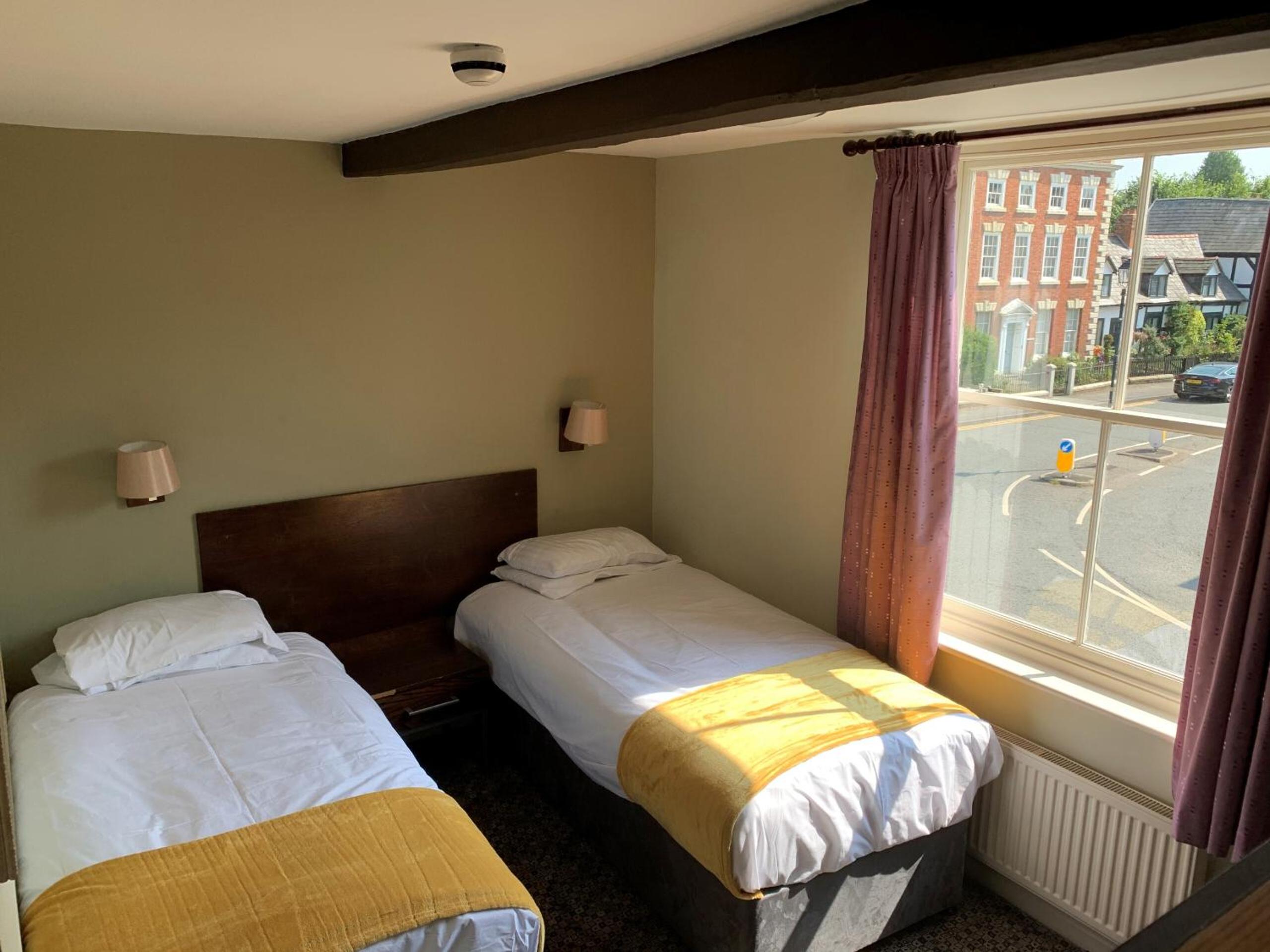 Twin Room - Photo 1