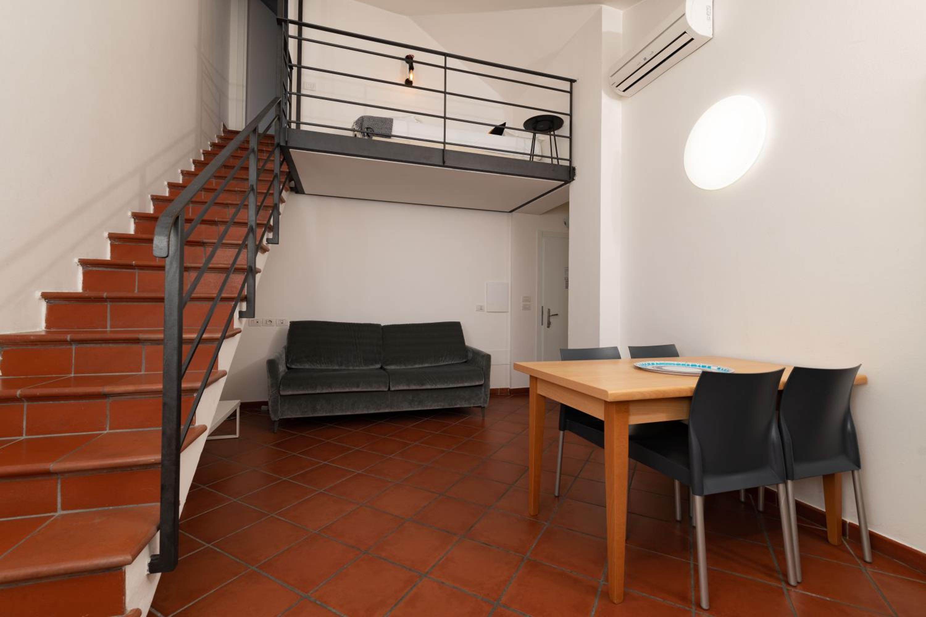 Apartment with Lake View - Photo 12