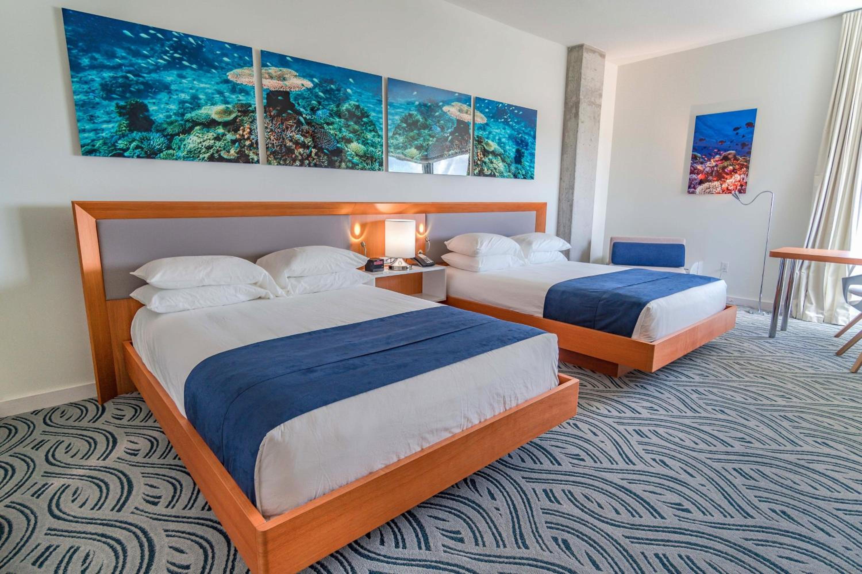 Quarto Queen com Duas Camas Queen - Acesso para Deficientes Auditivos