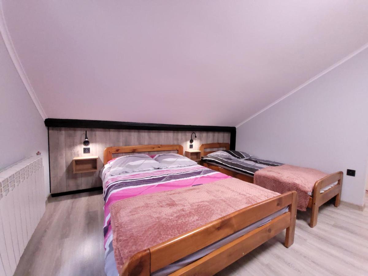Triple Room with Bath photo 1