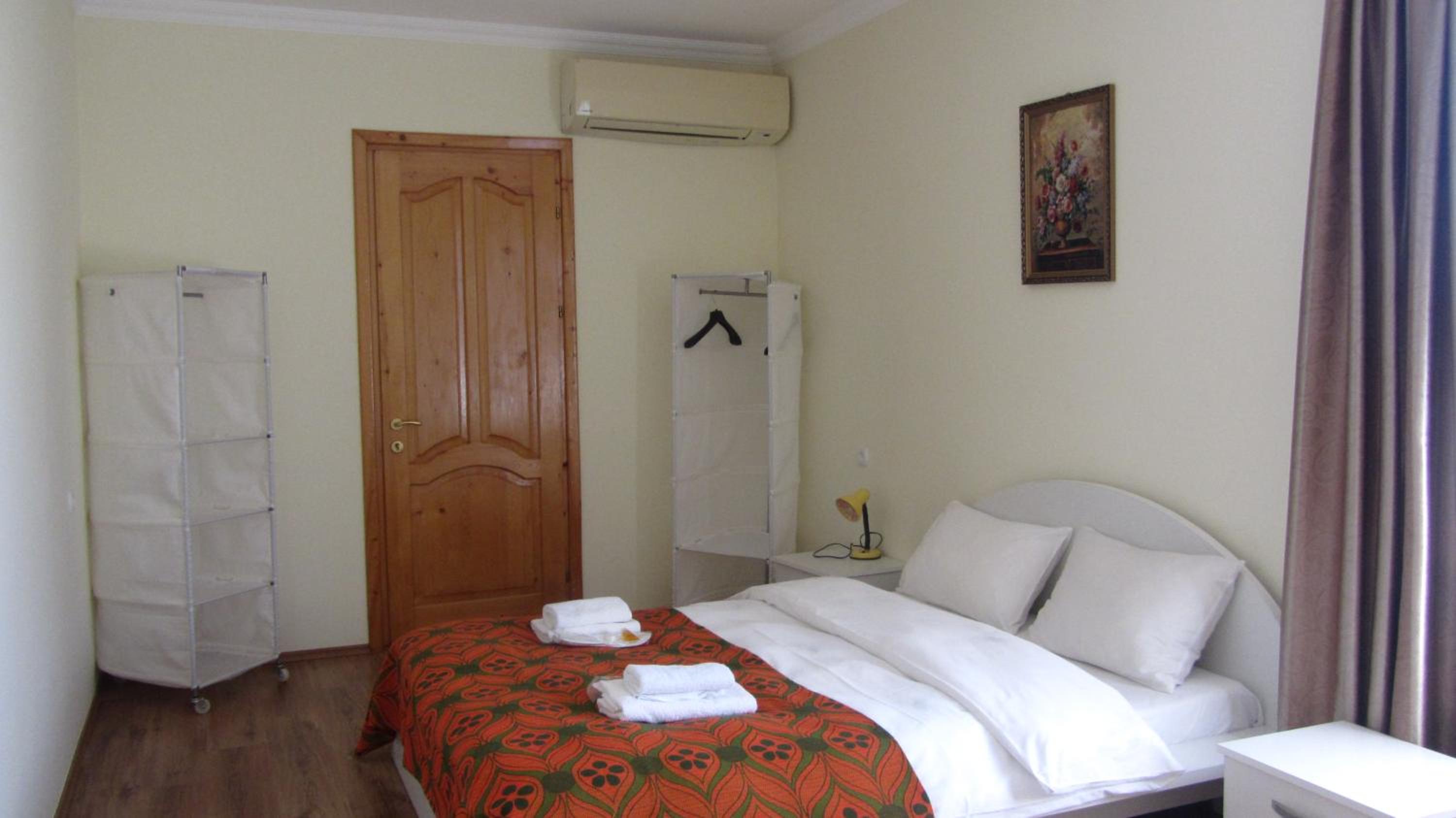Double Room with Private Bathroom photo 2