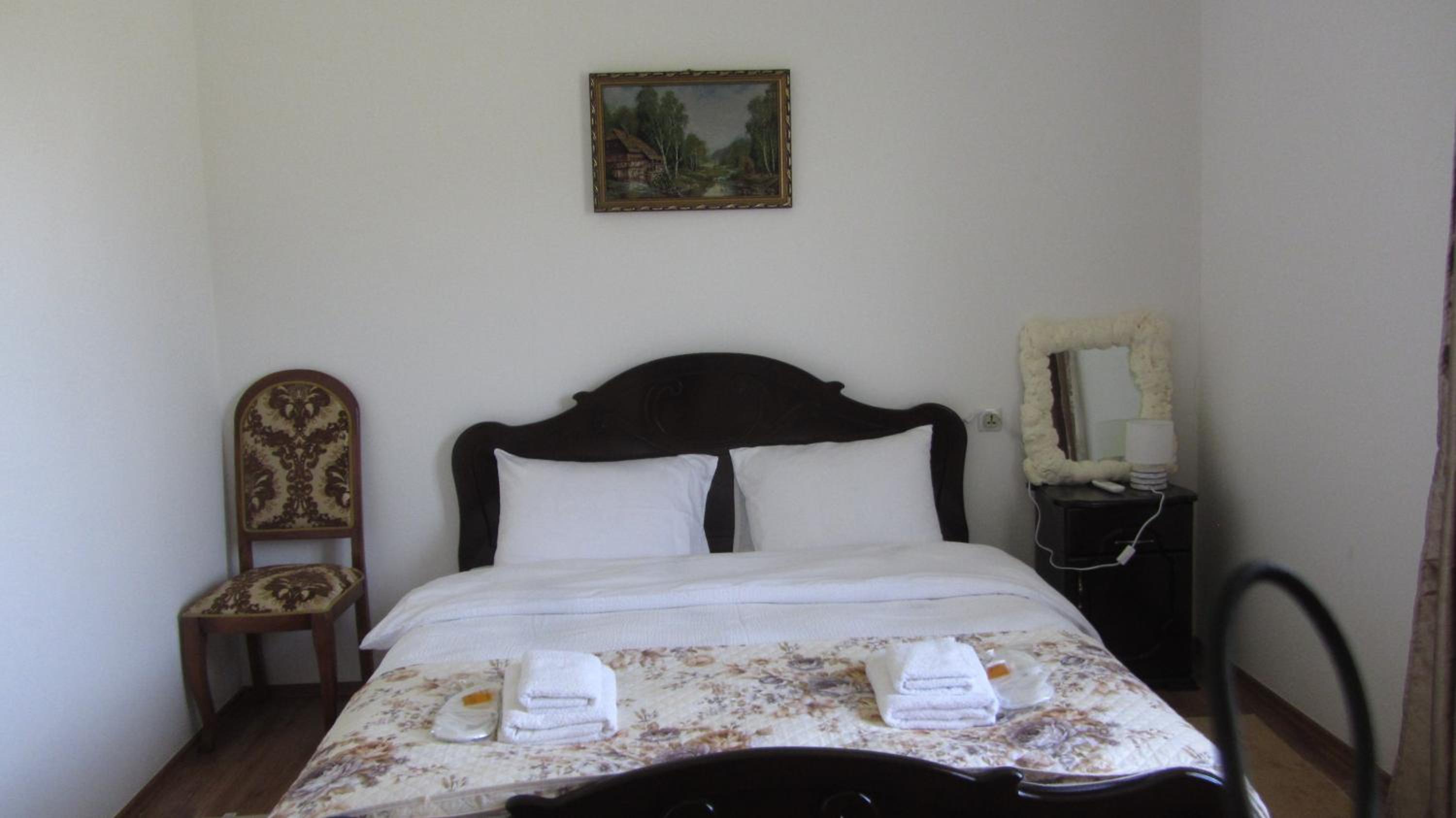 Double Room with Shared Bathroom photo 3