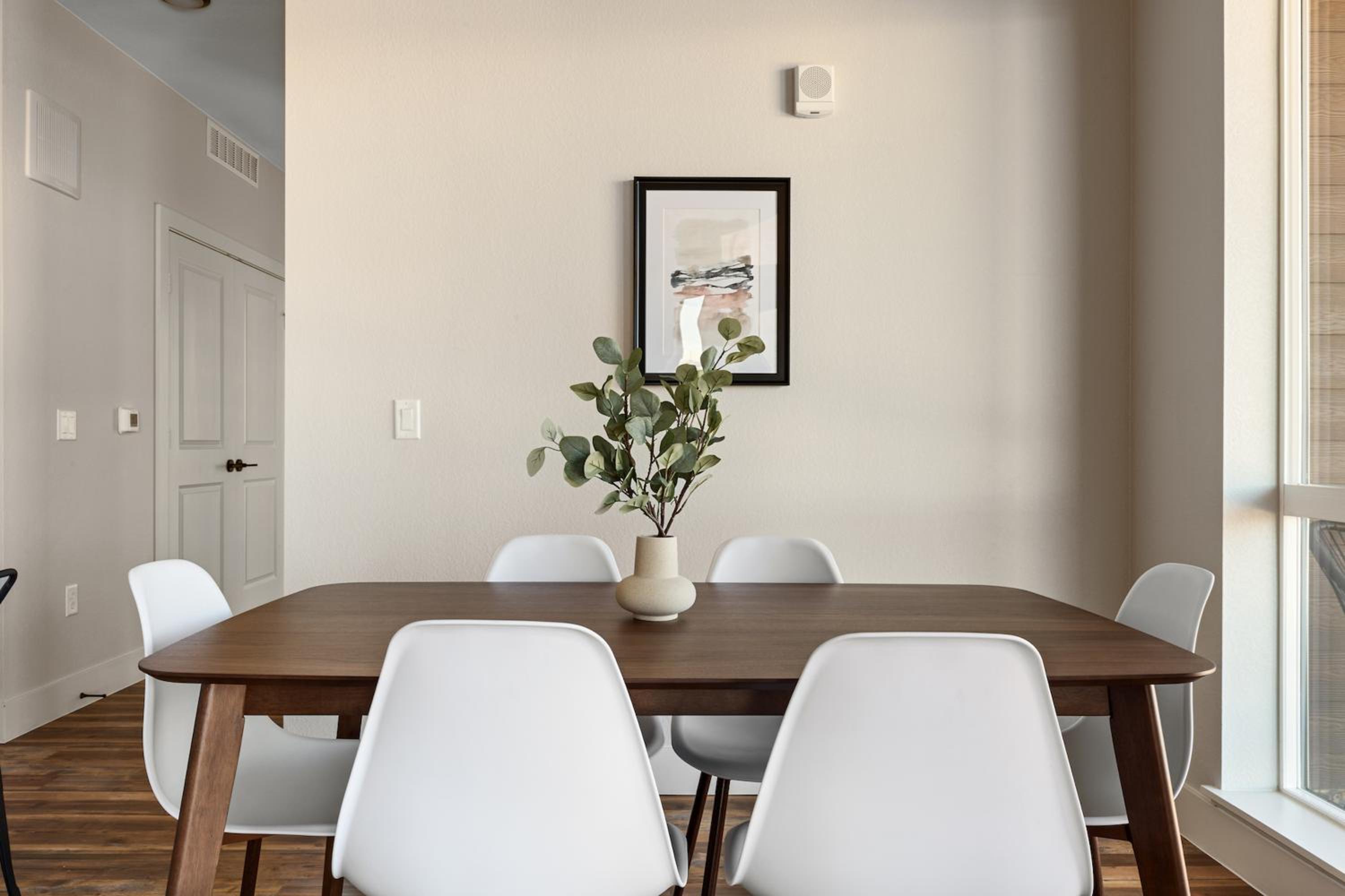 Three-Bedroom Apartment (Self Check-in with Virtual Front Desk) photo 3