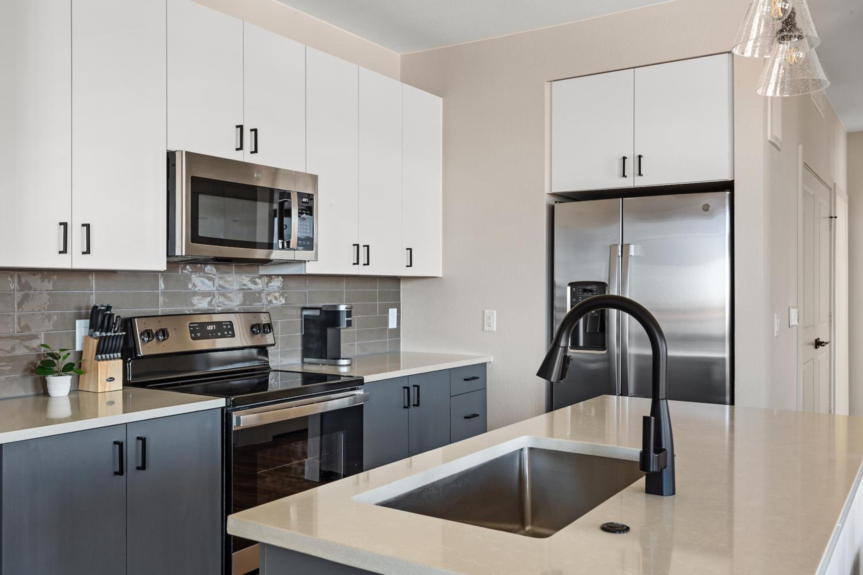 Three-Bedroom Apartment (Self Check-in with Virtual Front Desk) photo 2