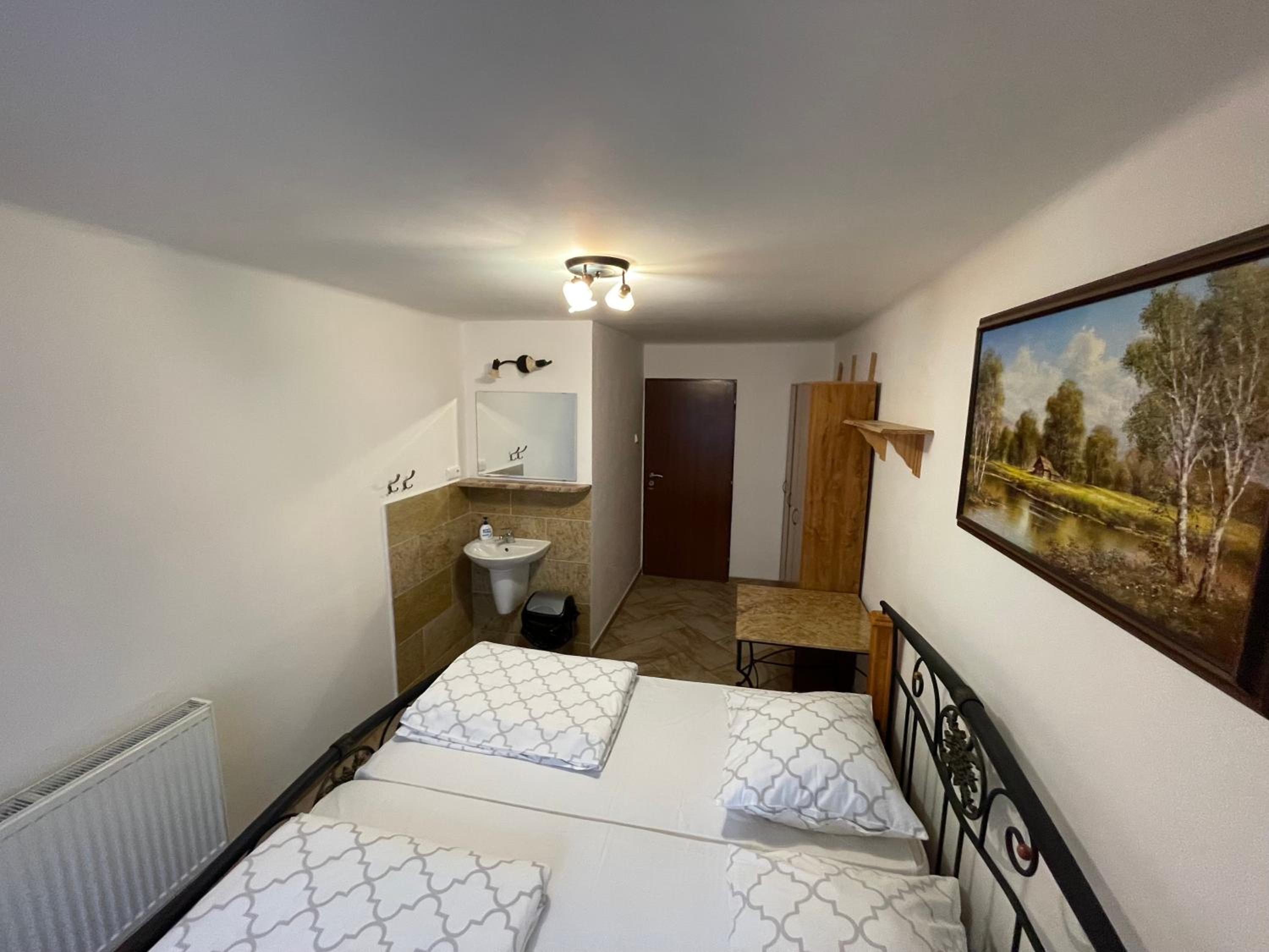 Classic Triple Room - Photo 3