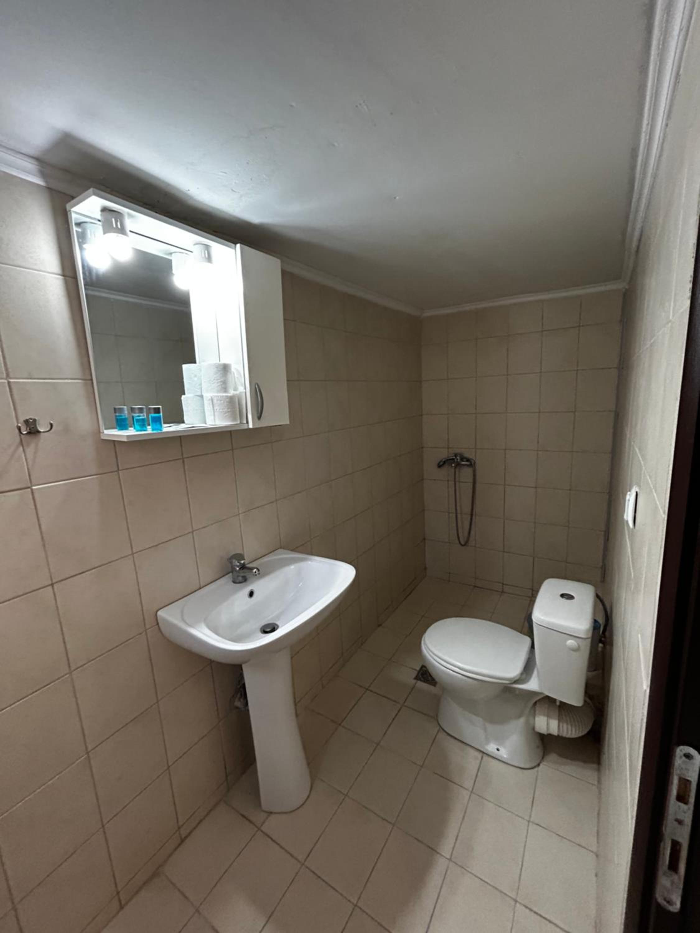 Two-Bedroom House - Photo 11
