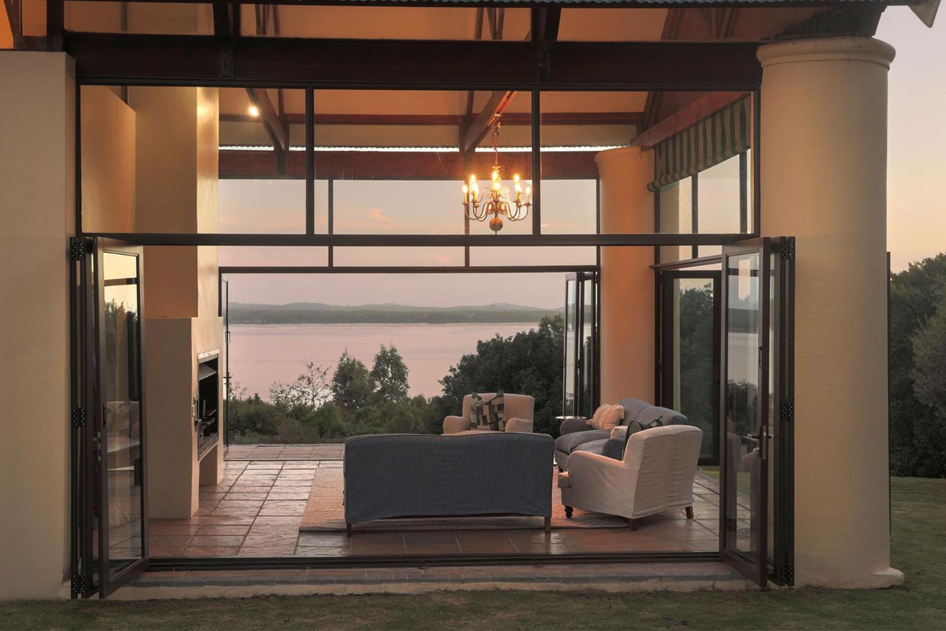 Four-Bedroom House photo 2